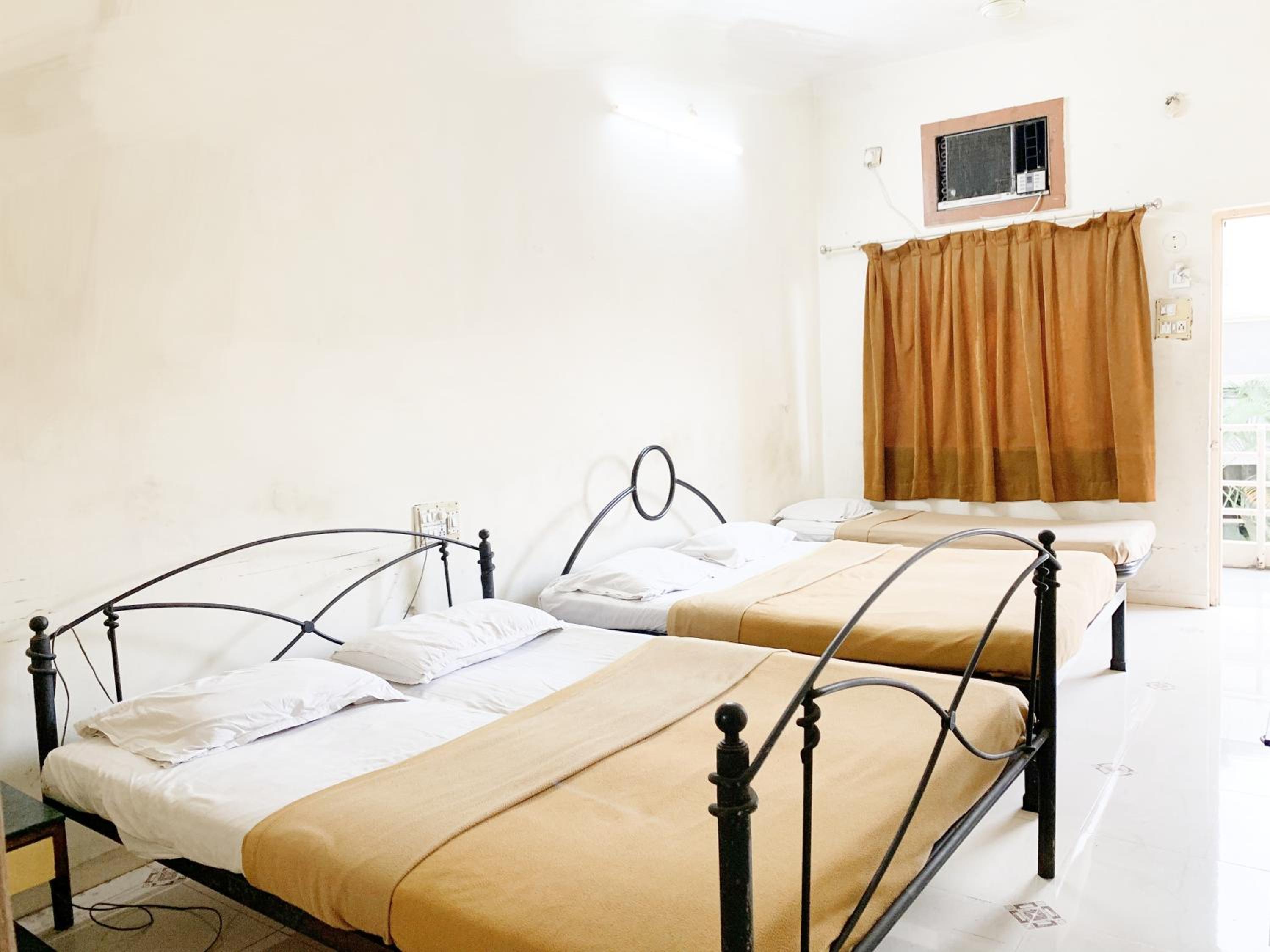 Deluxe Quadruple Room With Fan