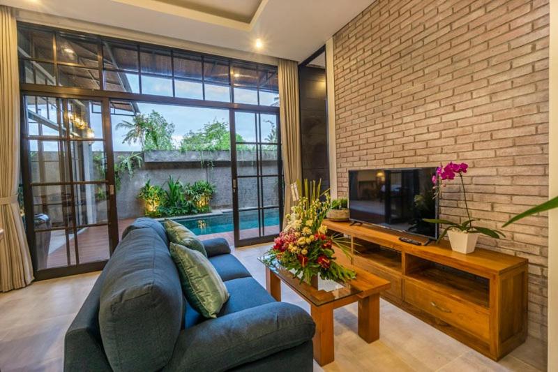 Two-Bedroom Villa - Photo 3