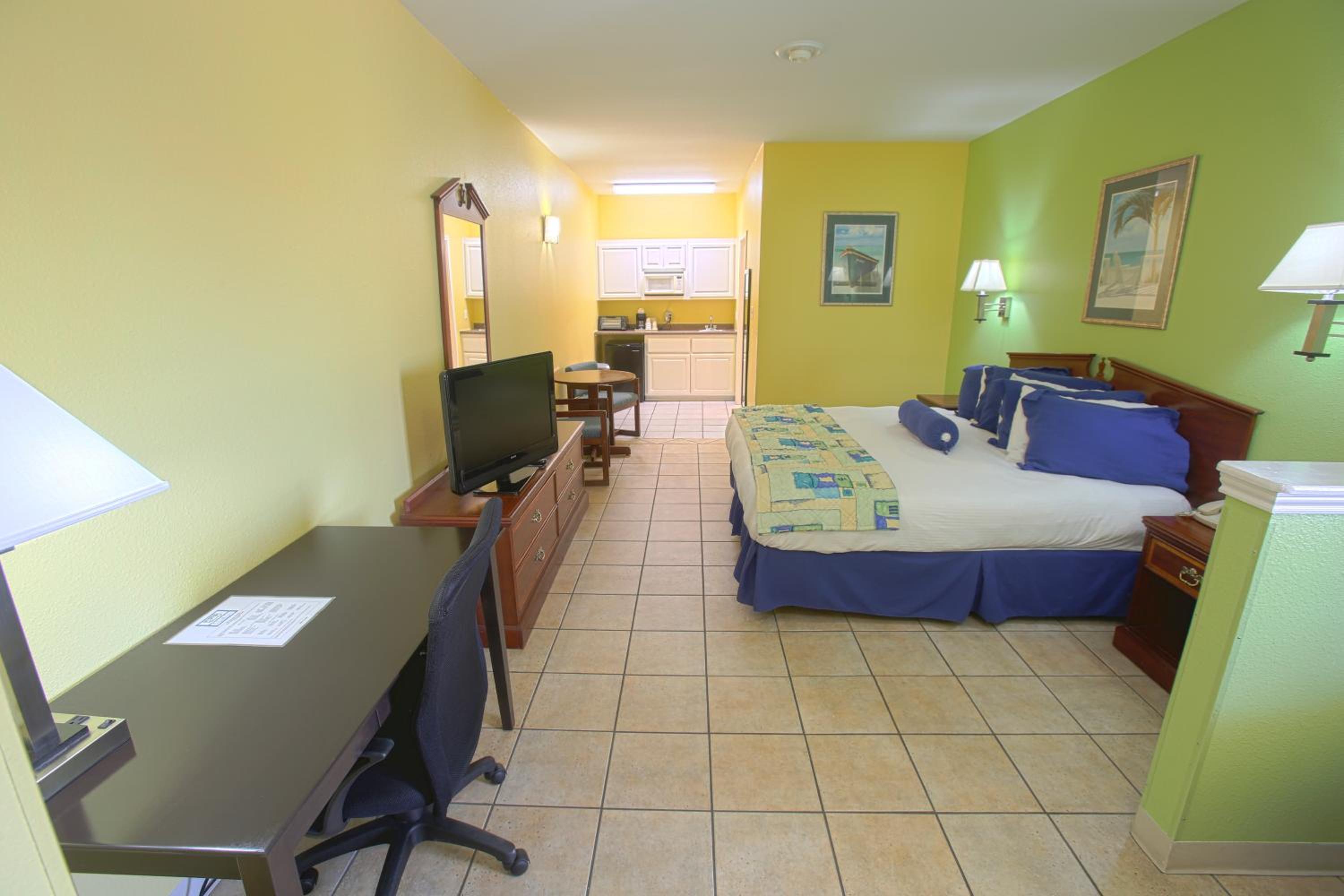 2 Queen Deluxe Suite - 1st Floor - Photo 4