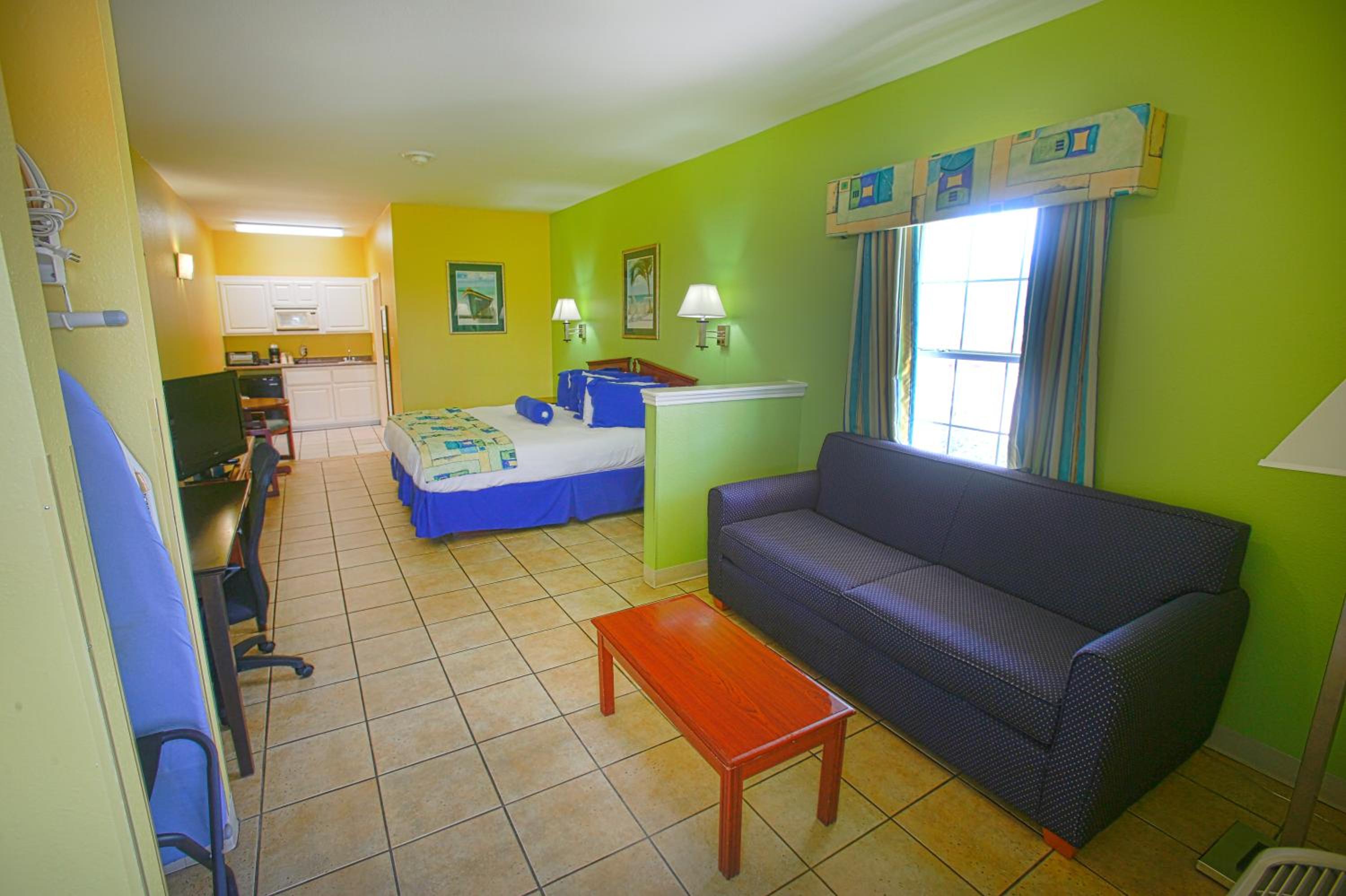 2 Queen Deluxe Suite - 1st Floor - Photo 5