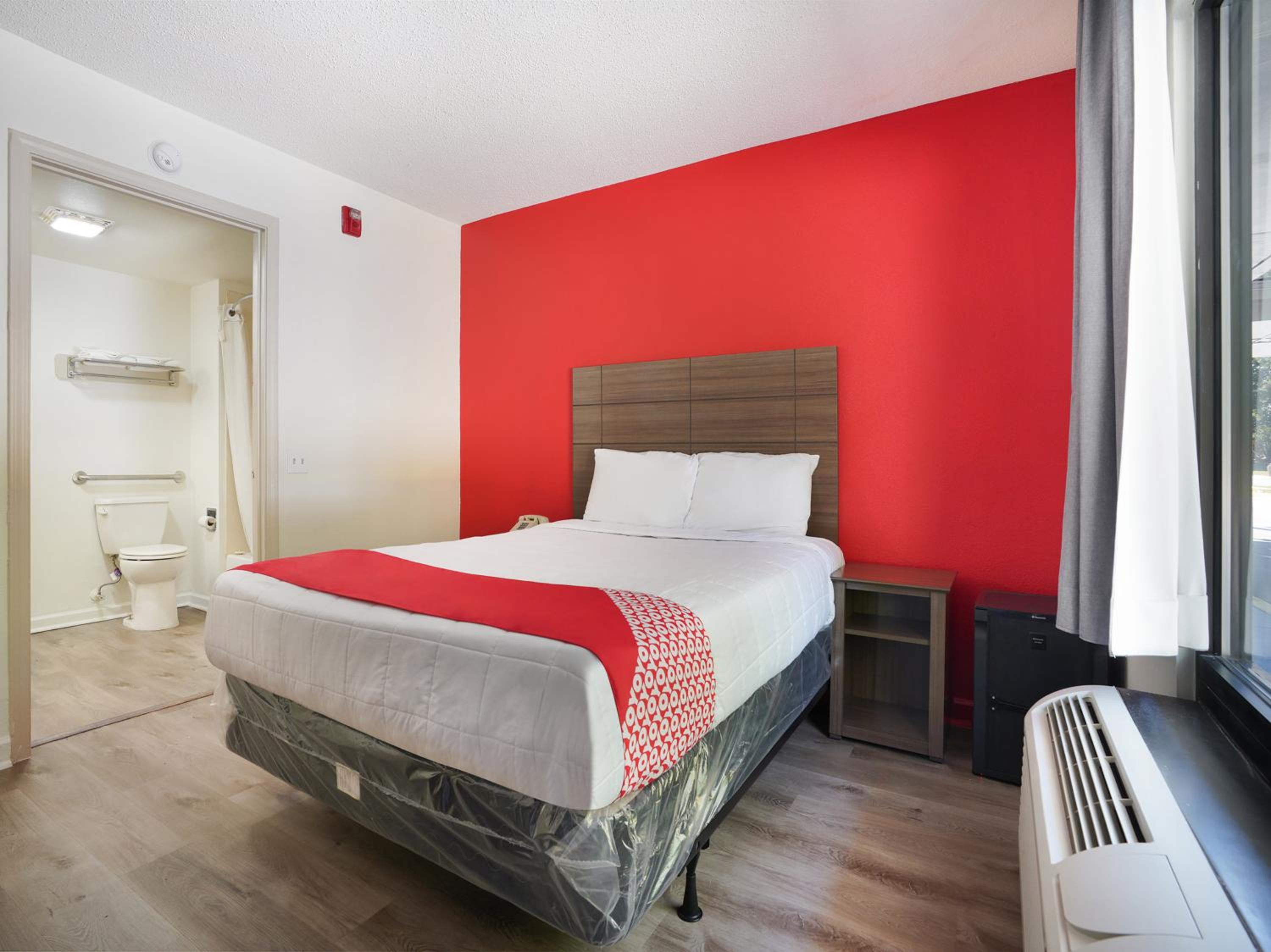 Queen Room - Photo 12