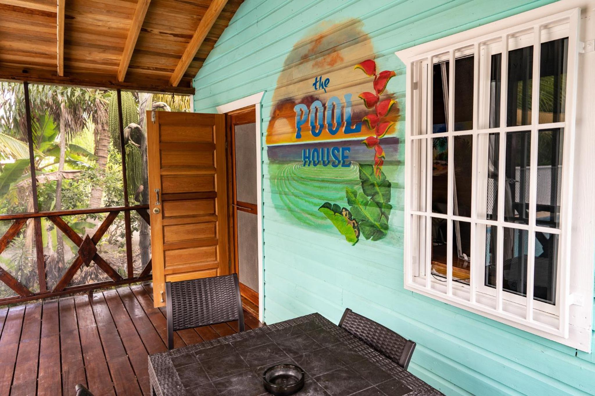 Two-Bedroom House with Pool View photo 2