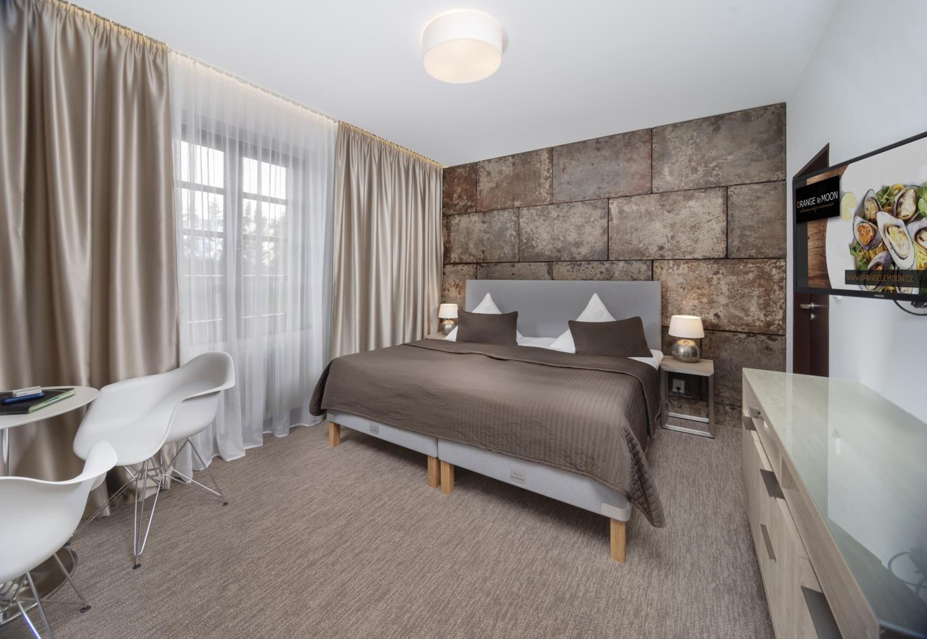 Comfort Double Room with Access to Wellness and Pool photo 3