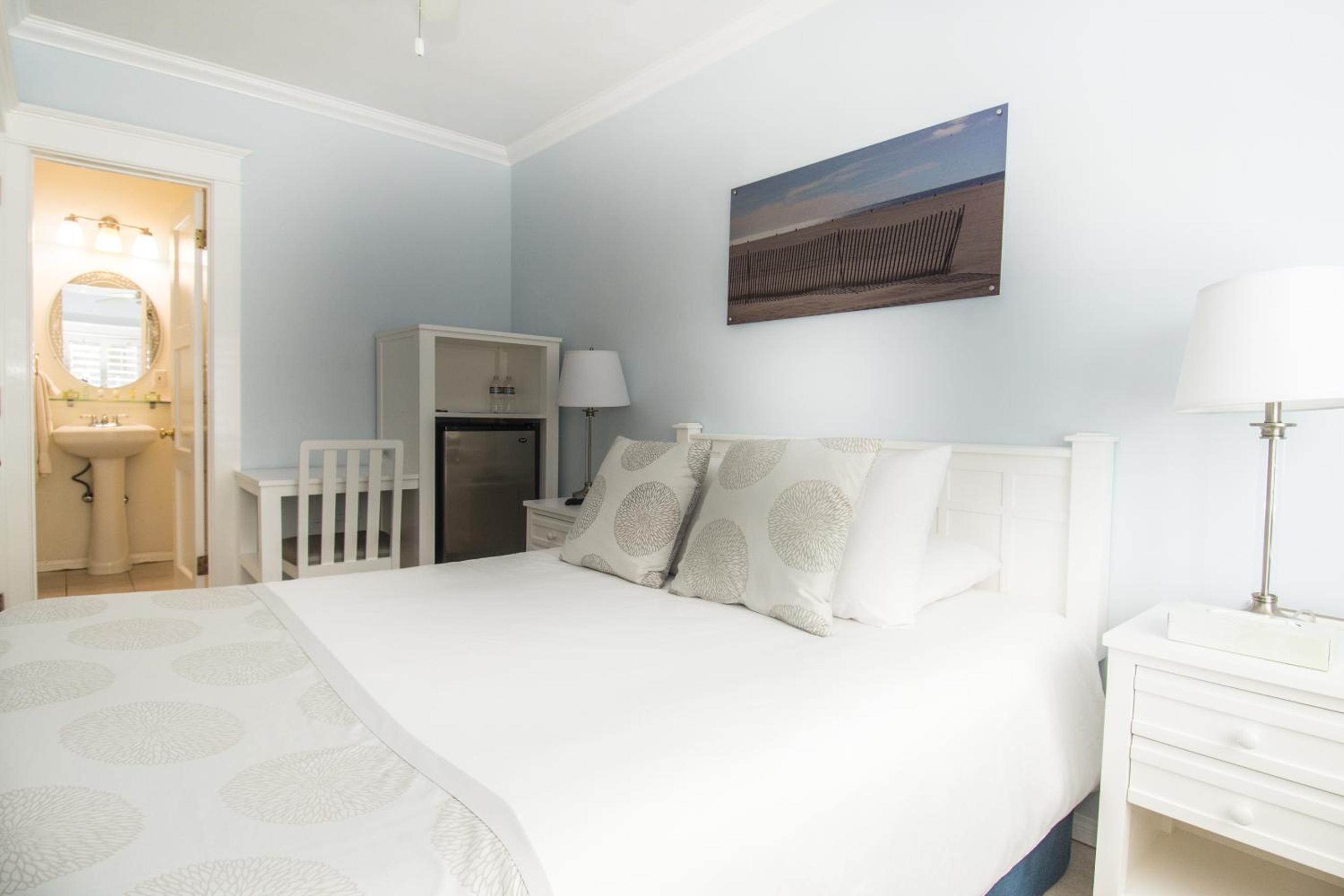 Room with Ocean View thumbnail 6
