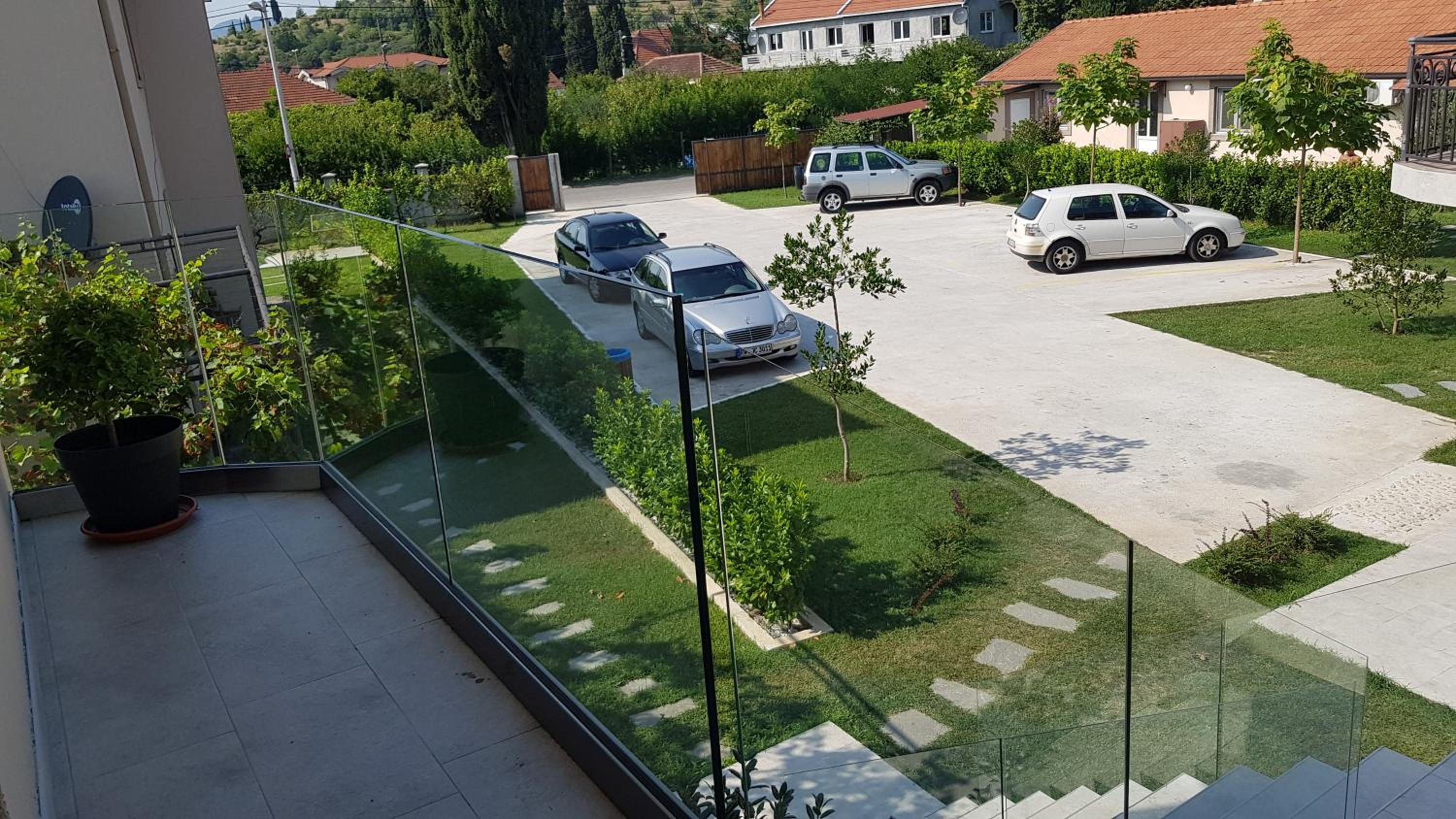 Apartment with Balcony - Photo 11