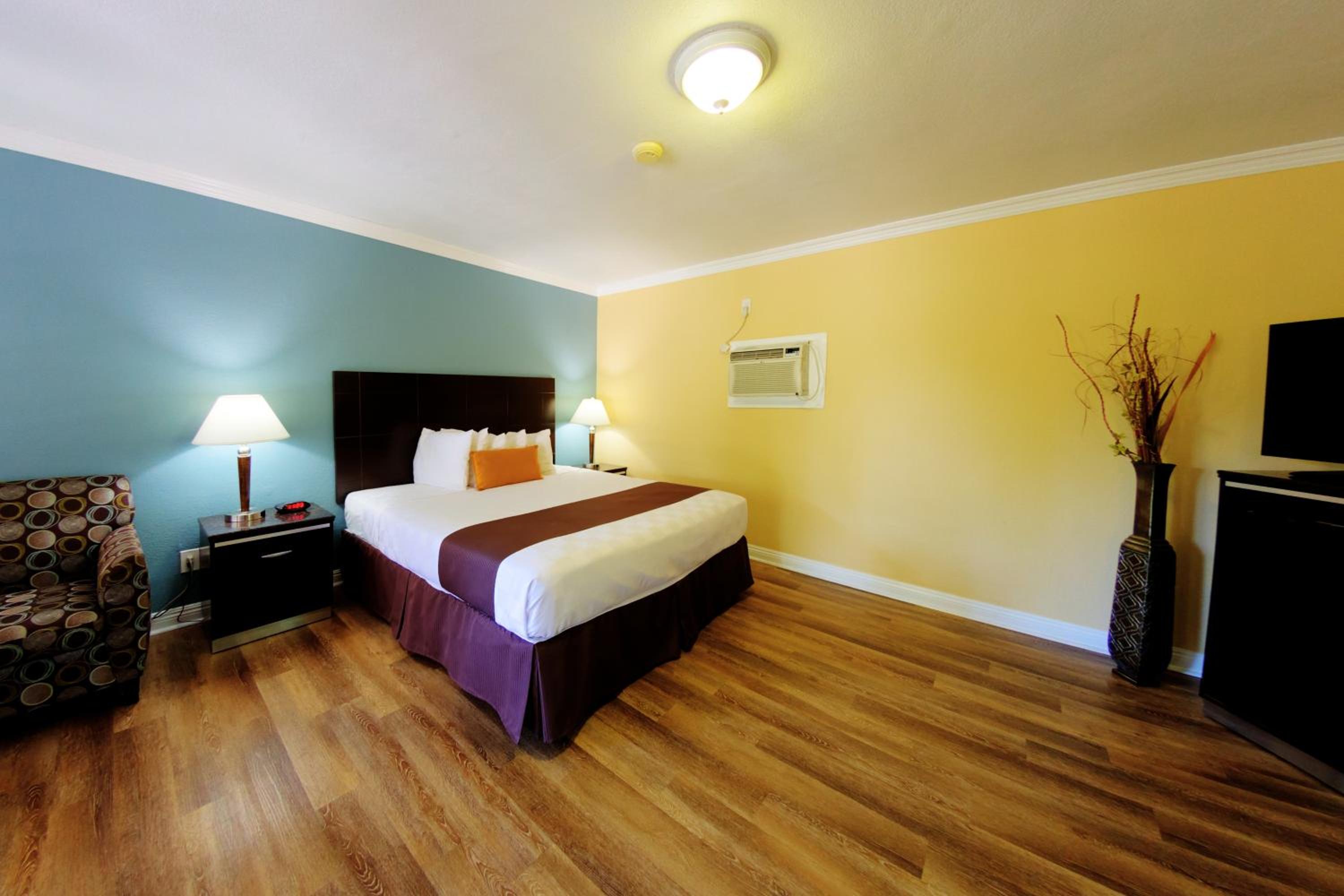 King Room - Photo 1