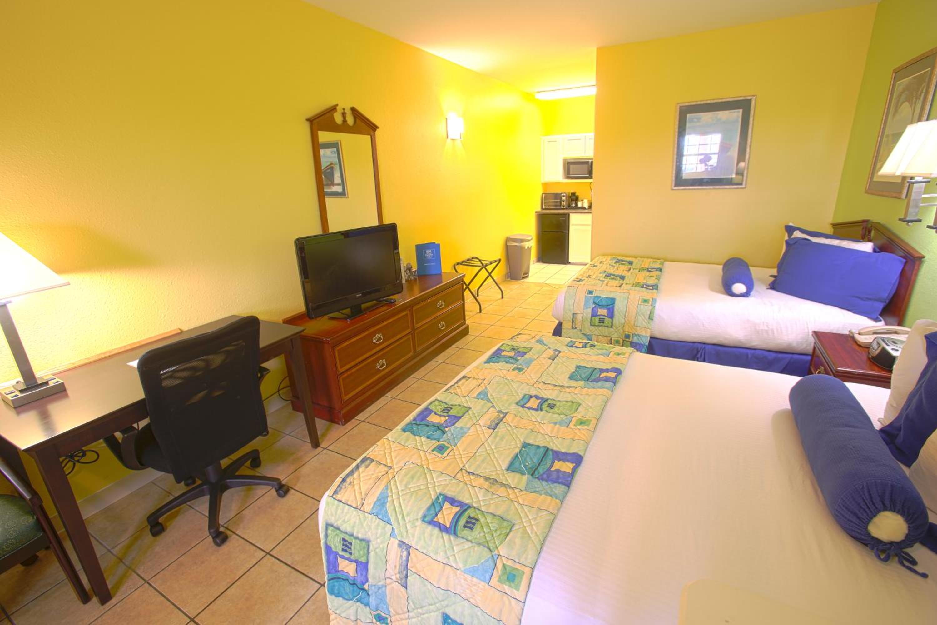 2 Queen Deluxe Suite - 1st Floor - Photo 2