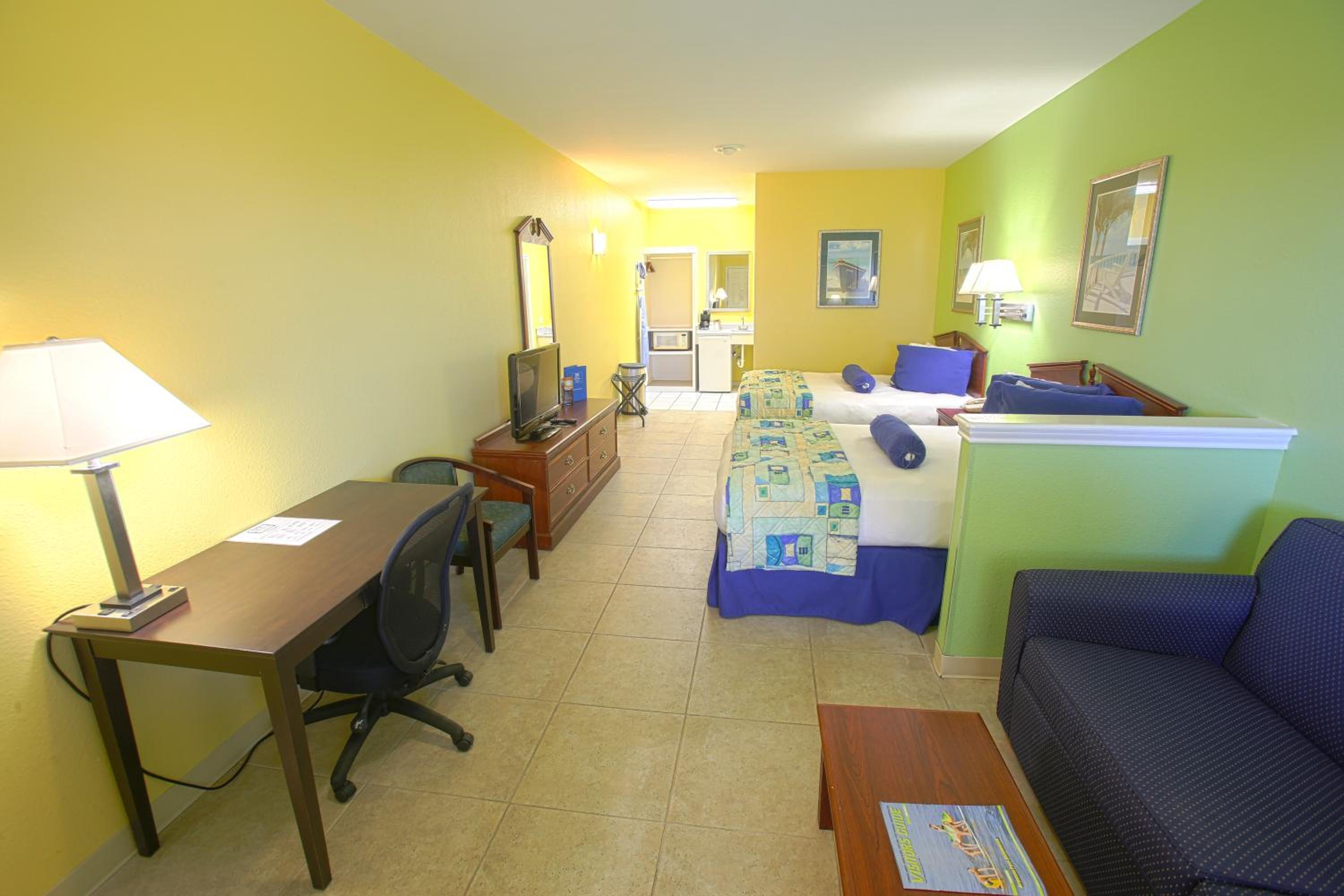 2 Queen Standard Suite - 2nd Floor - Photo 3