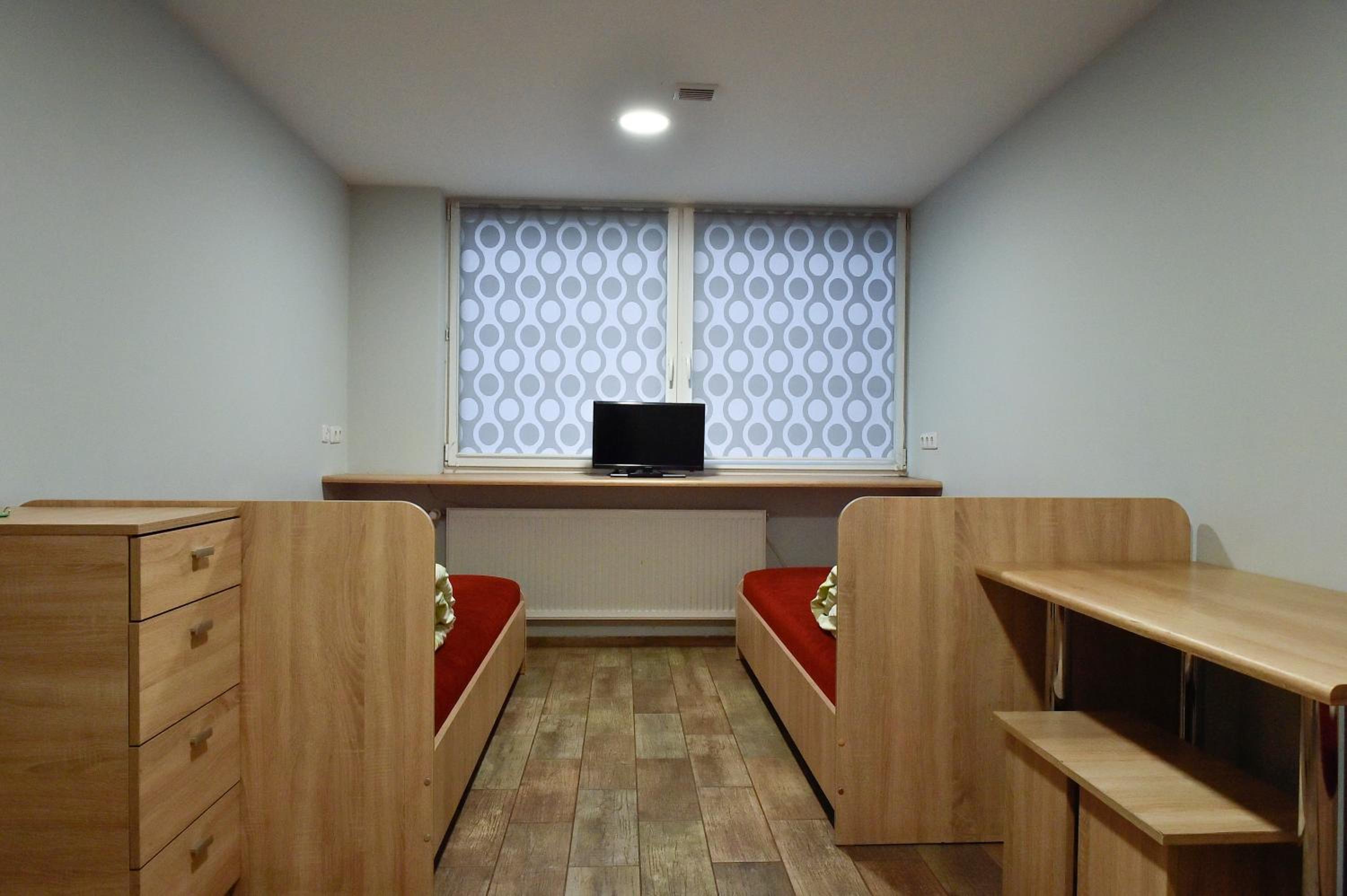 Twin Room with Private Bathroom - Photo 1