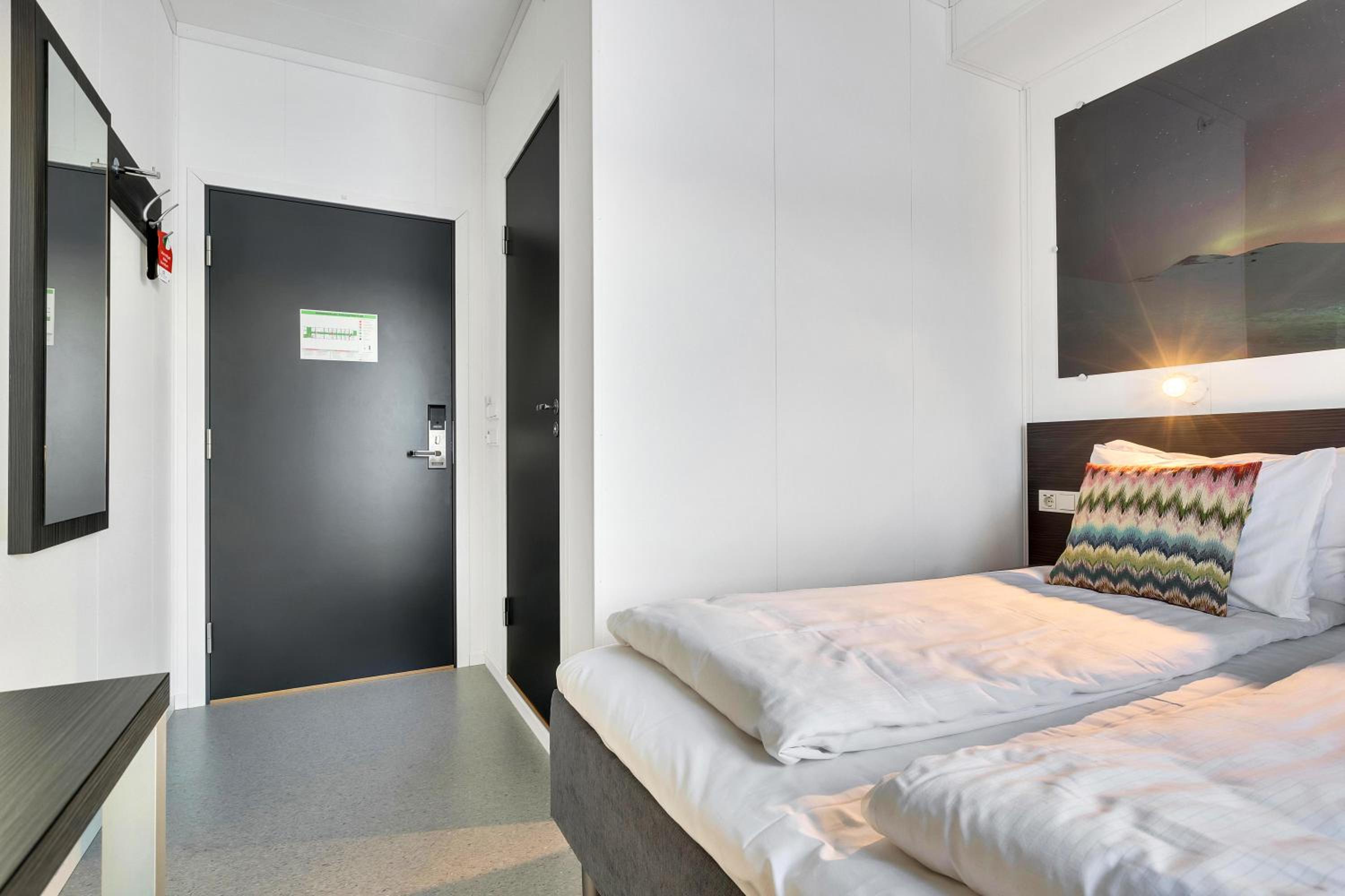 Economy Double Room photo 2