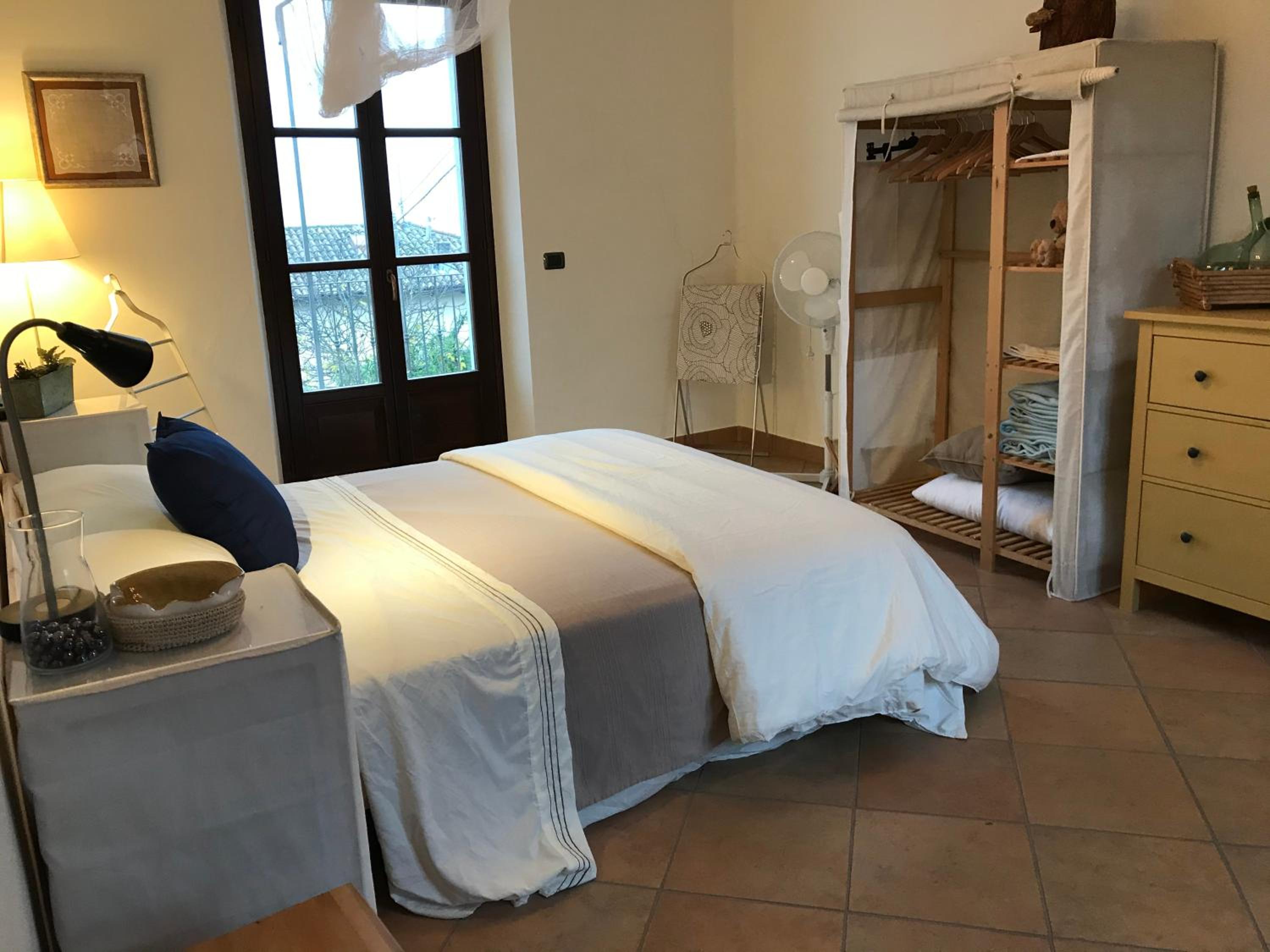 Executive Suite - Photo 14