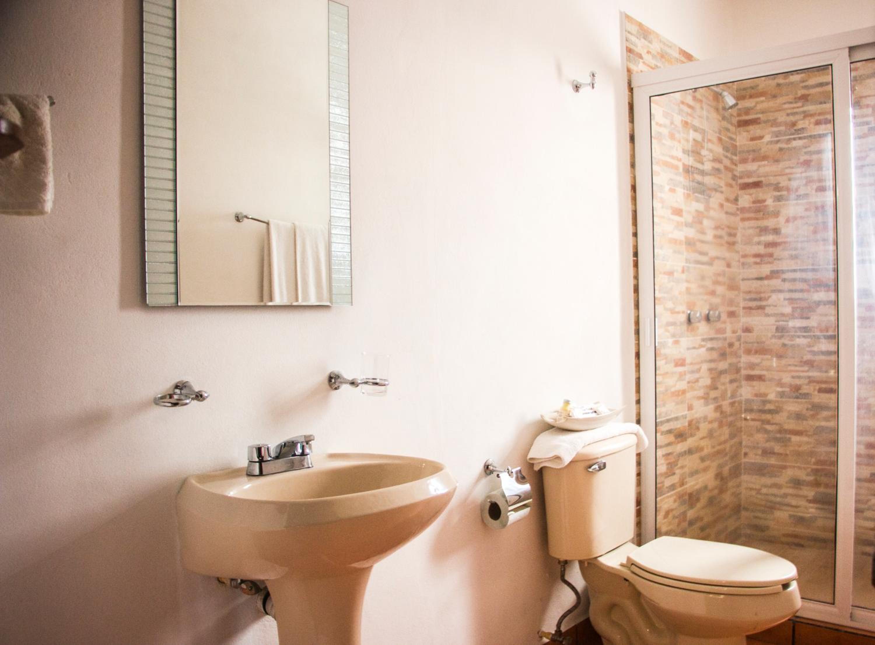 Suite - Photo 12