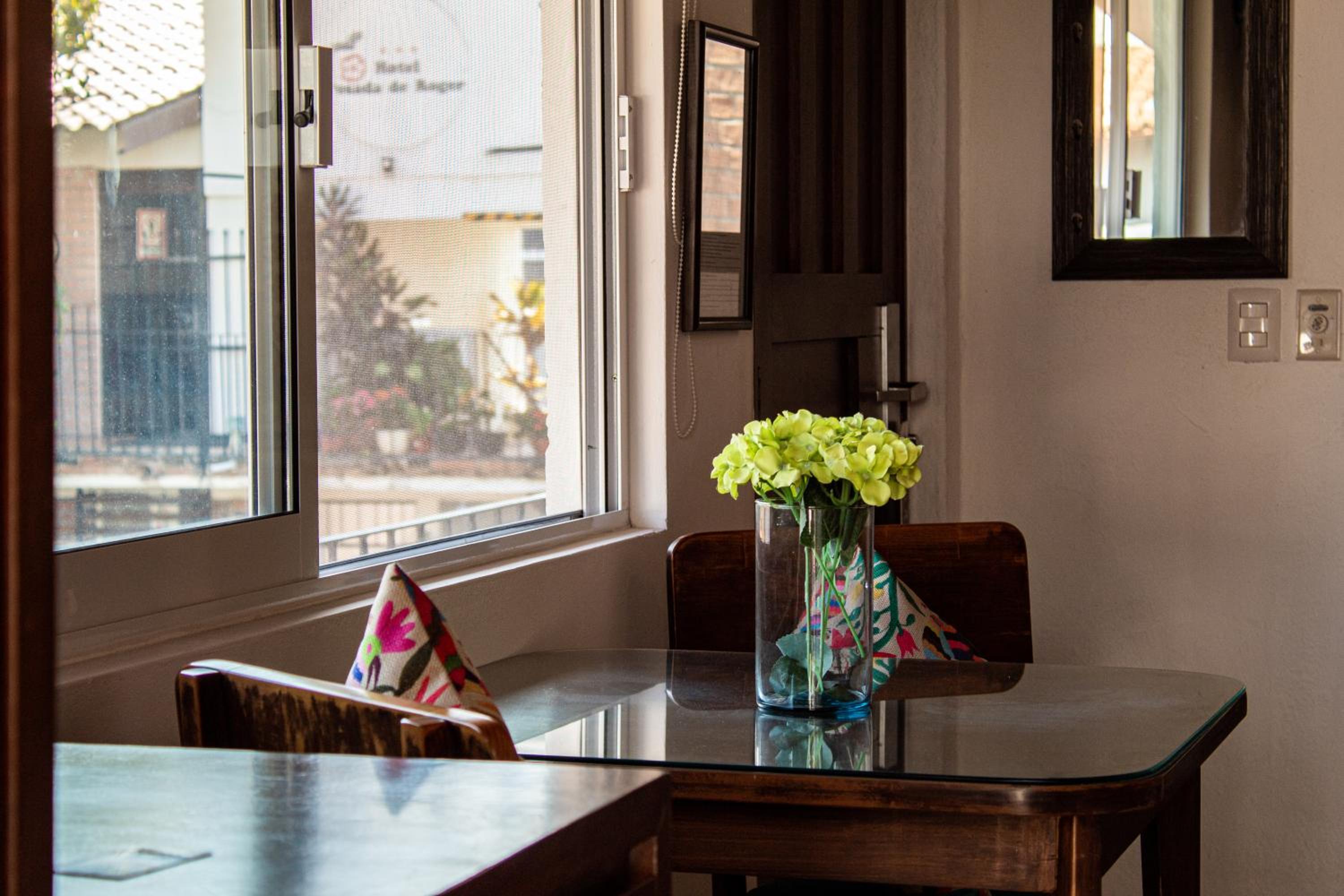 Suite - Photo 14