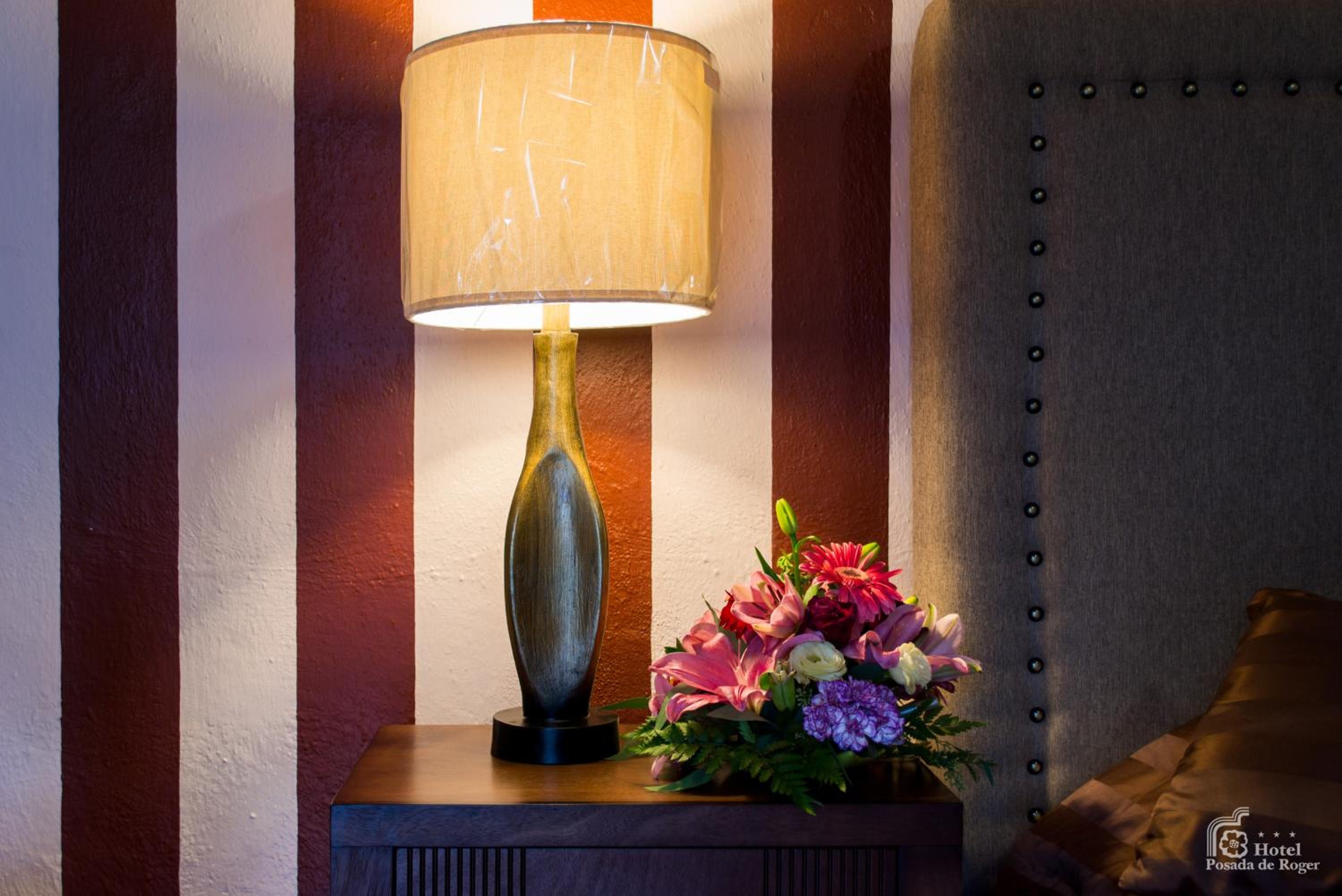 Suite - Photo 15