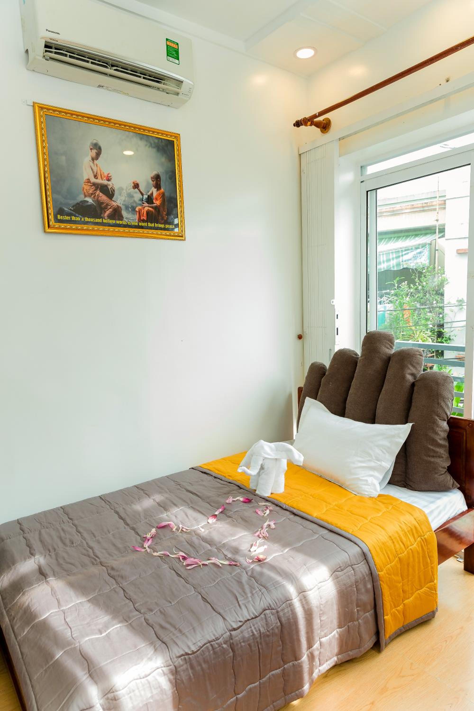 Deluxe Single Room with Balcony photo 1