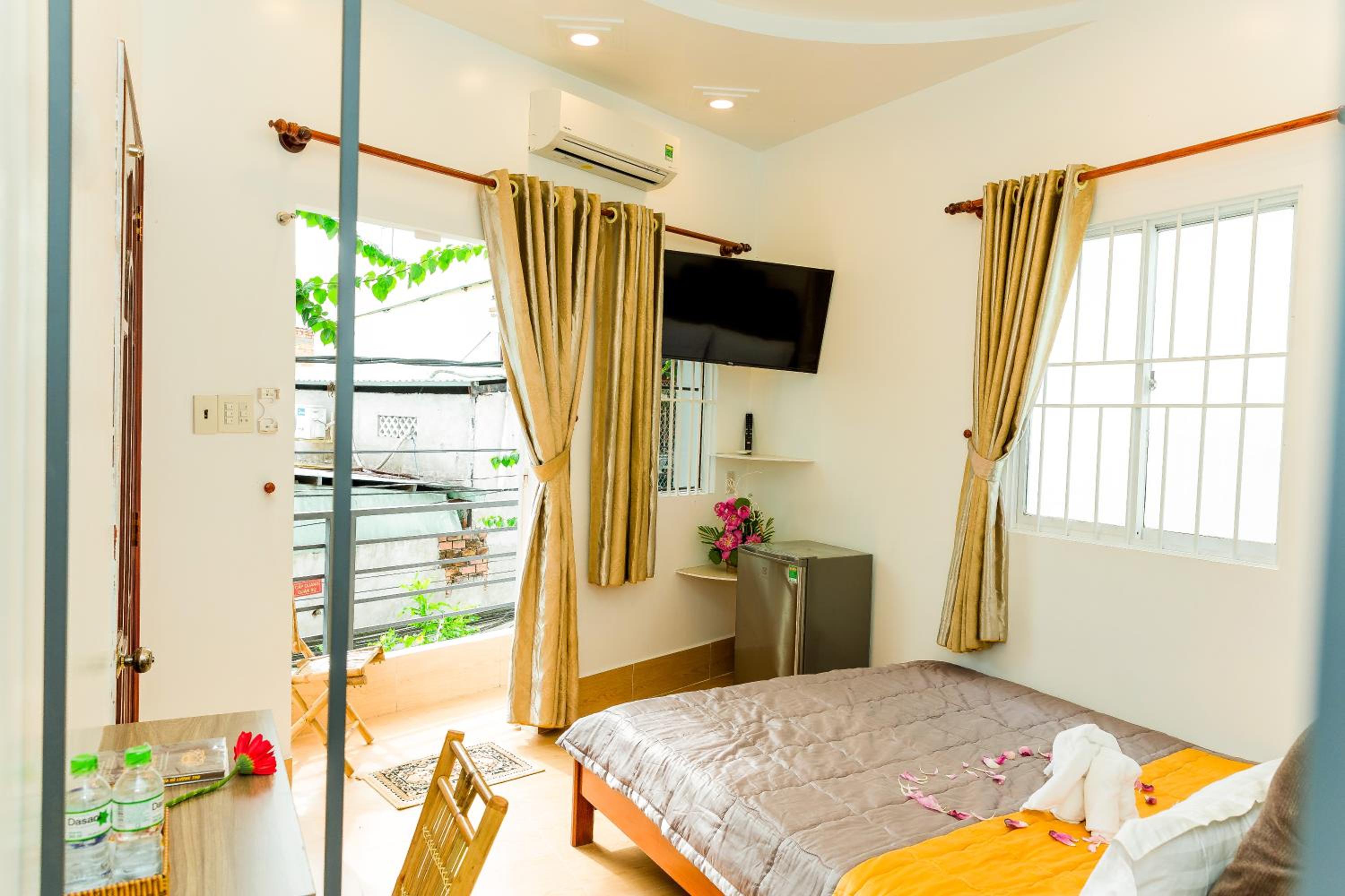 Deluxe Double Room with Balcony photo 3