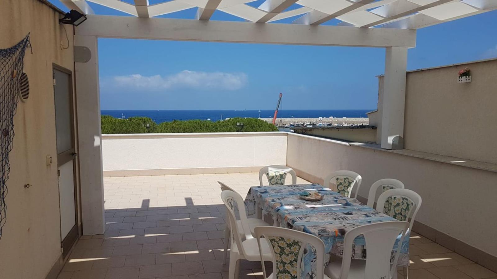 Apartment With Sea View photo 2