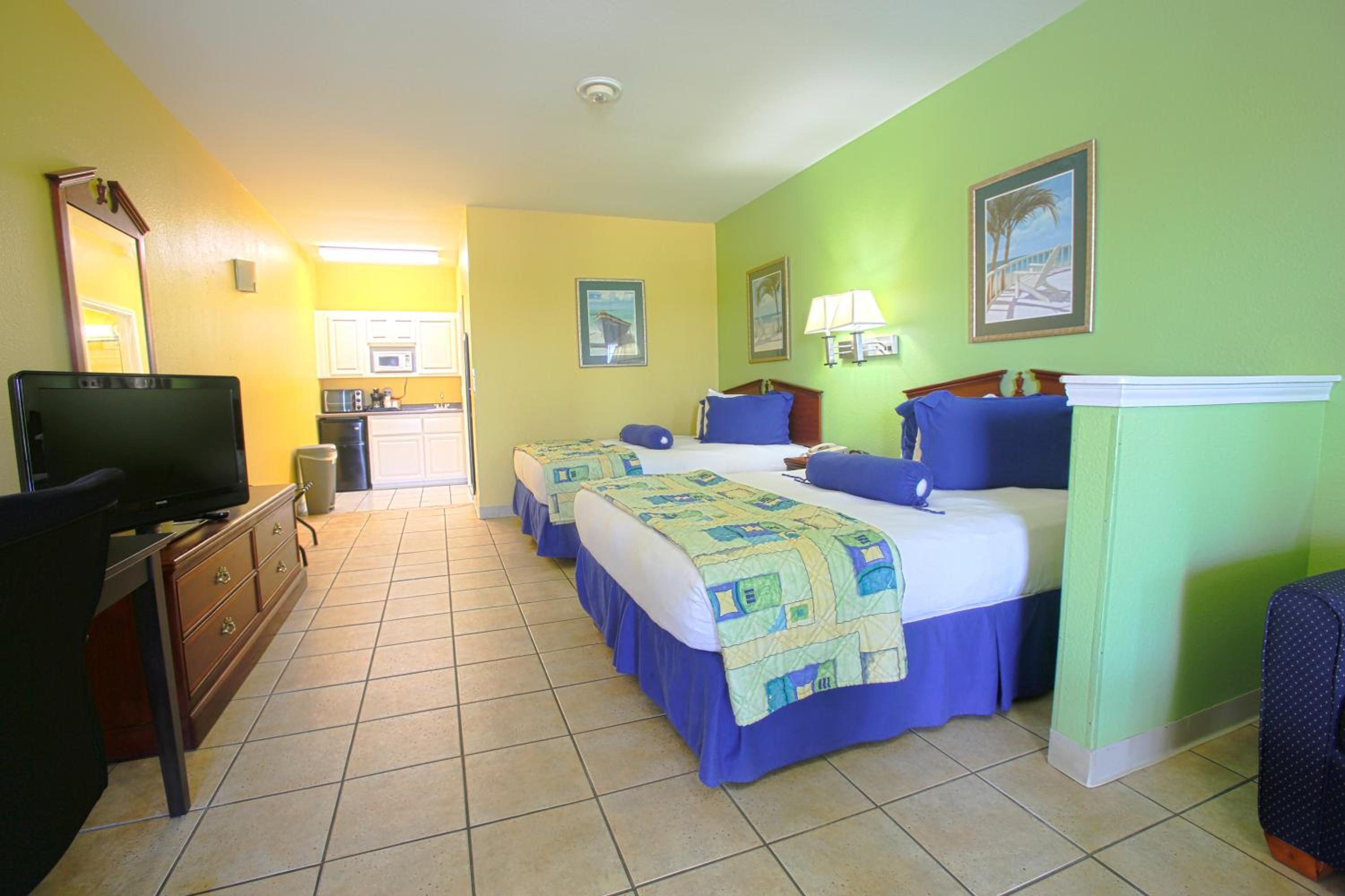 2 Queen Deluxe Suite - 1st Floor - Photo 9