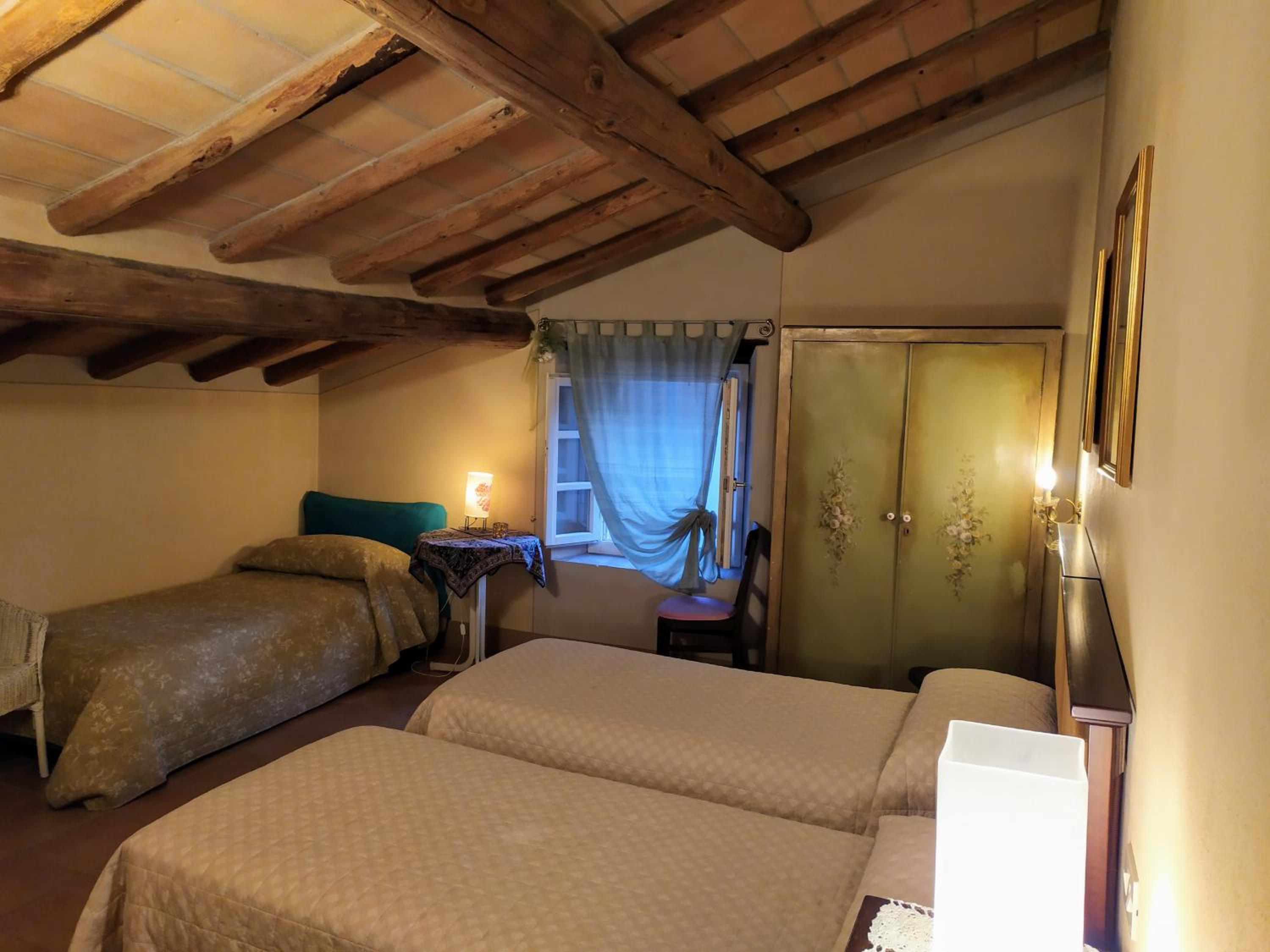 Comfort Triple Room with Shower - Photo 4