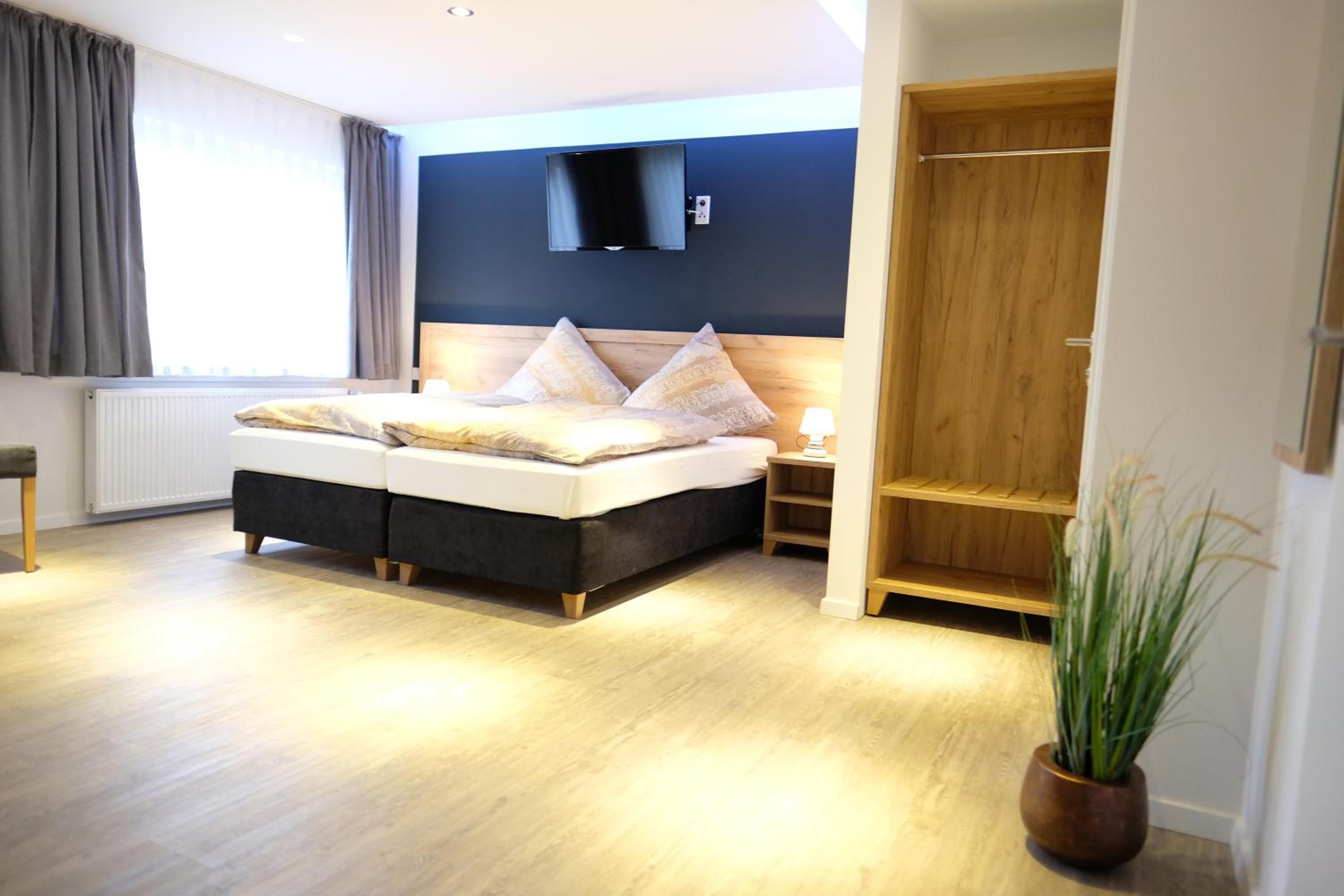 Double or Twin Room - Photo 8