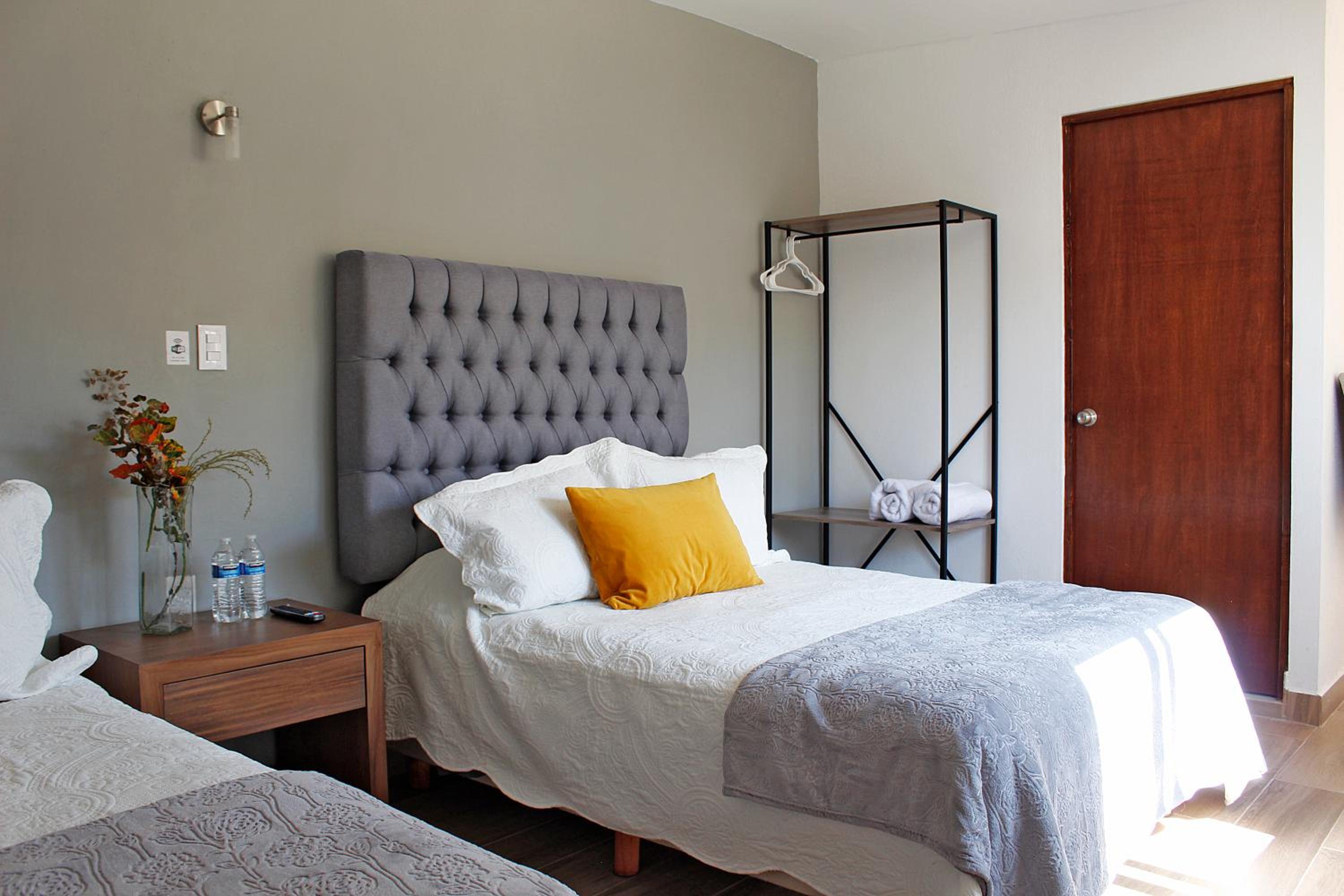 Twin Room - Photo 2
