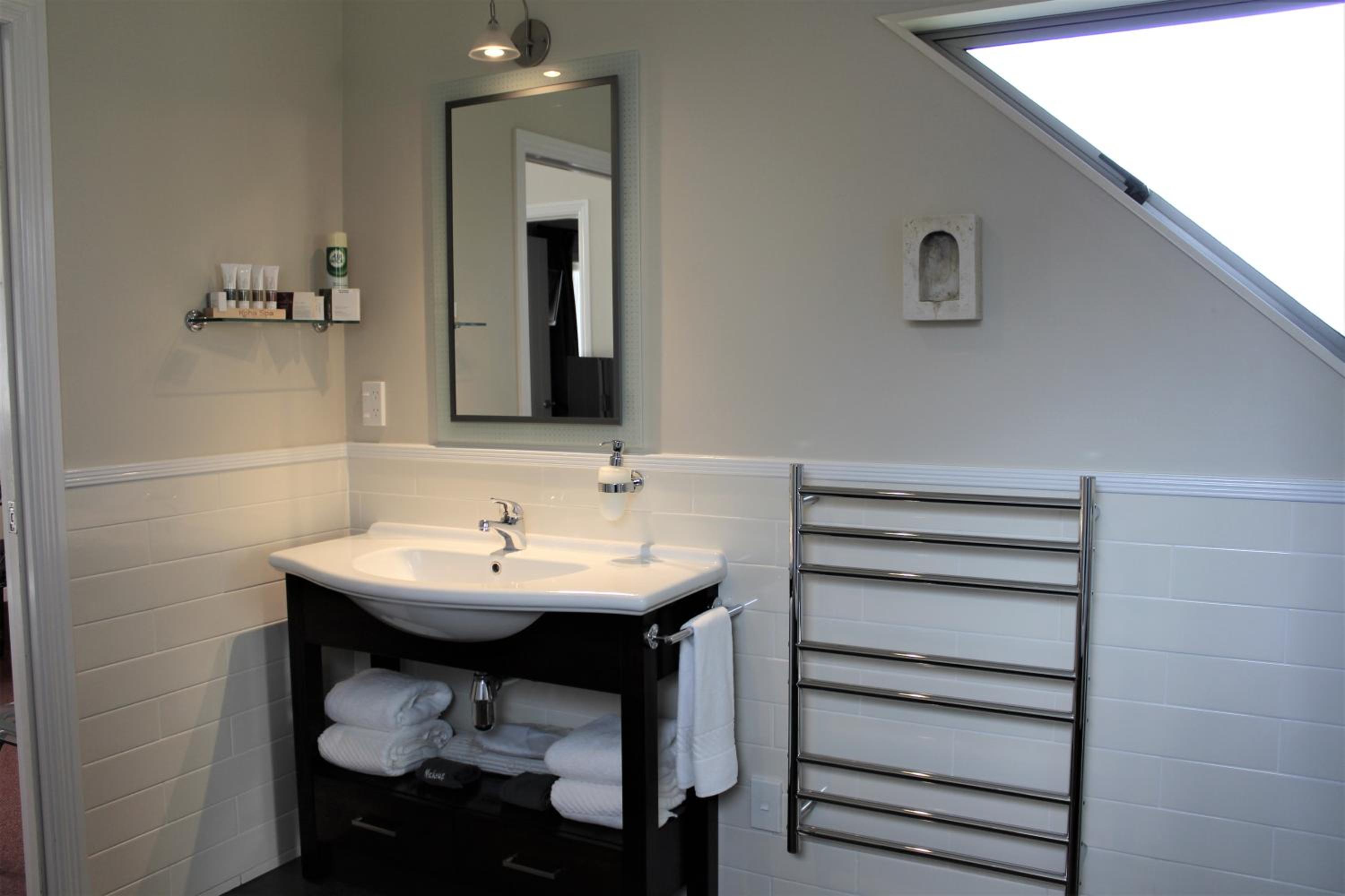Suite with Balcony - Photo 4