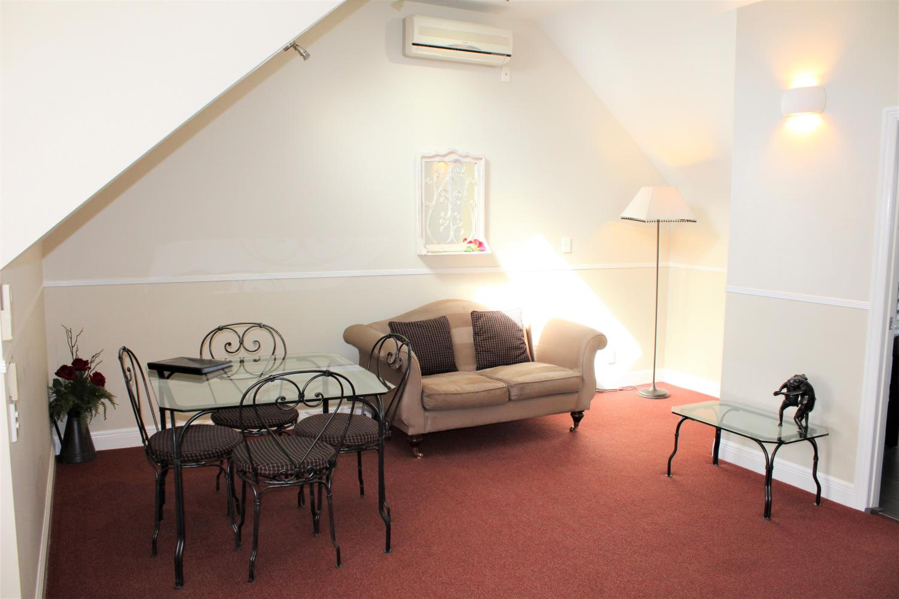 Suite with Balcony - Photo 2