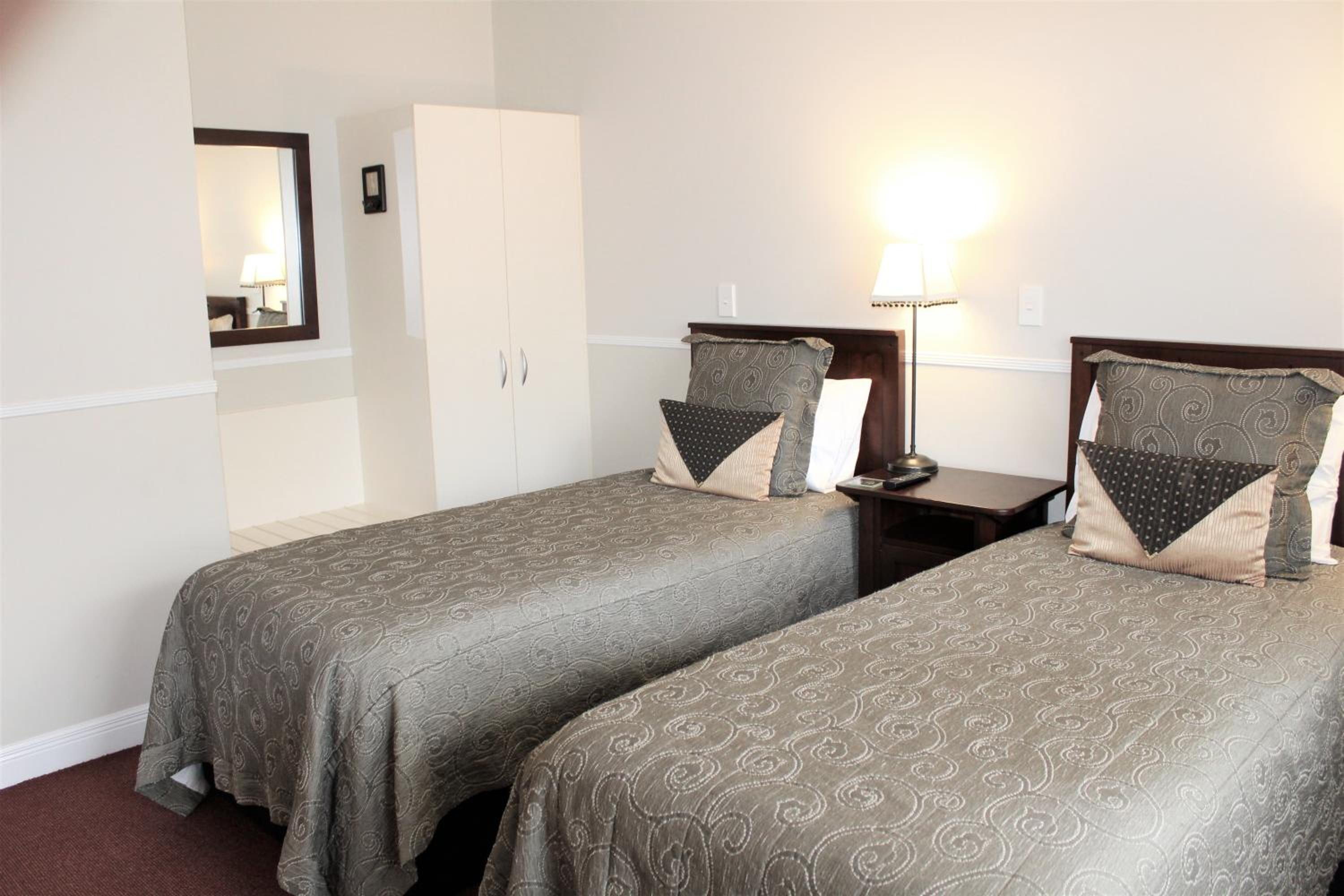 Two-Bedroom Suite - Photo 7
