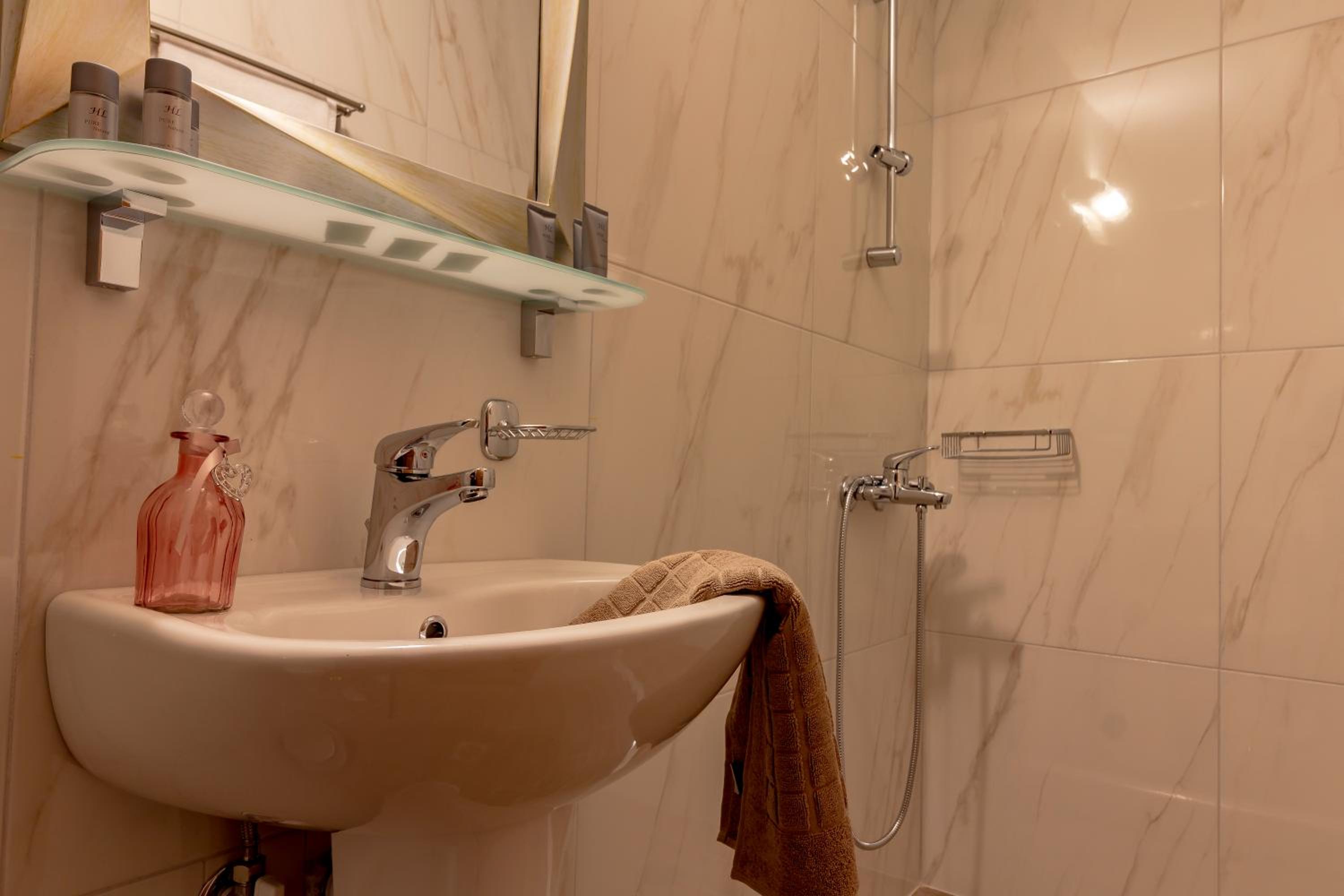 Superior Apartment - Photo 11