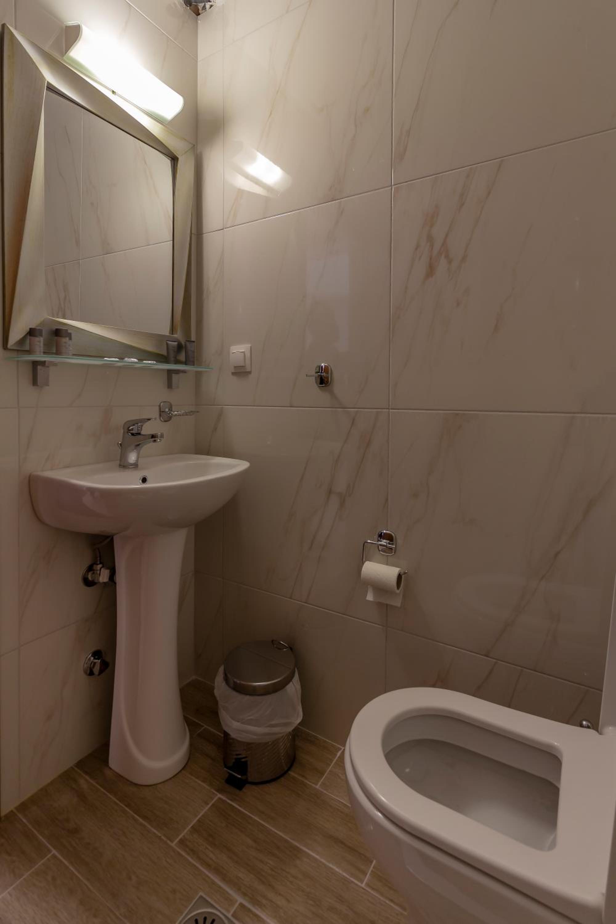 Deluxe Double Room - Photo 2