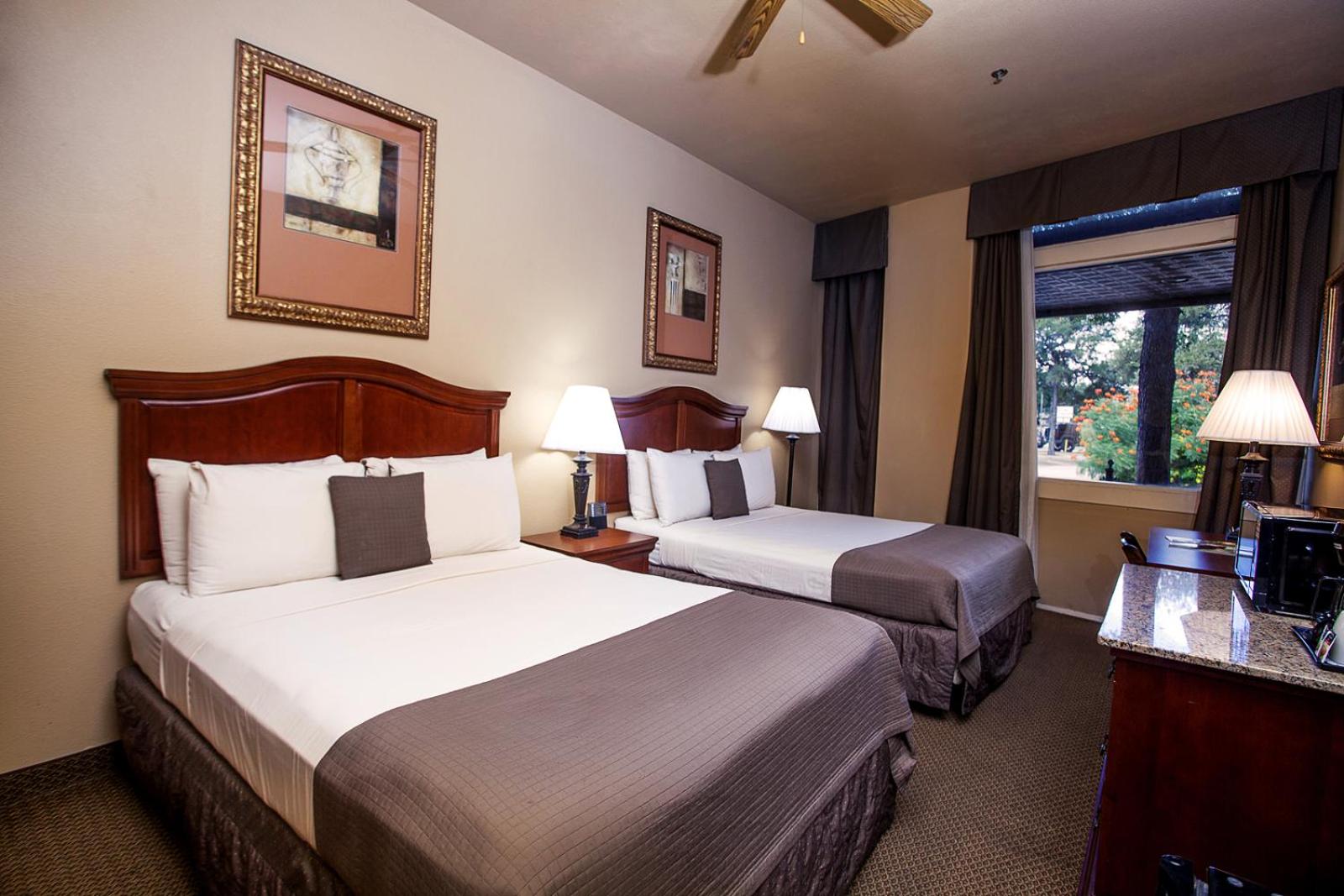 Queen Room with Two Queen Beds and Spa Bath - Non Smoking
