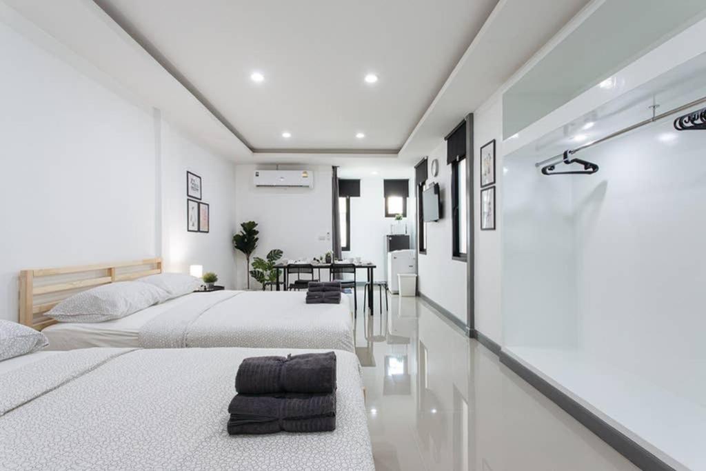 Studio Apartment photo 1