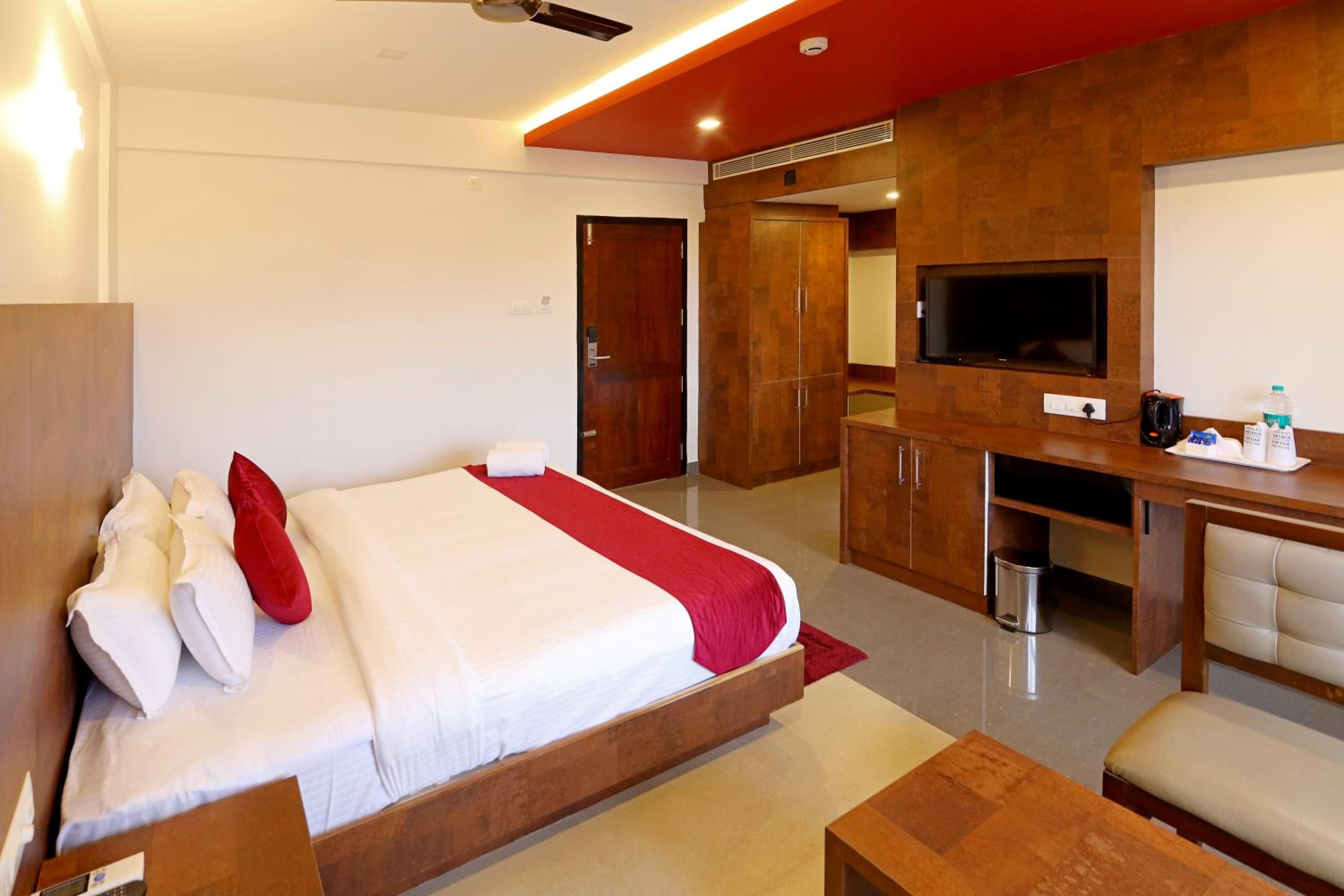 Deluxe Room - Photo 2