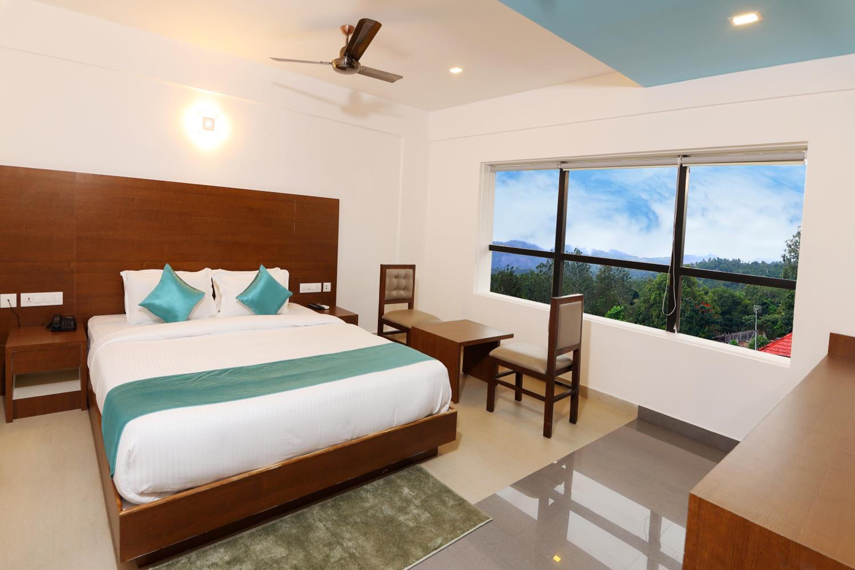 Deluxe Room - Photo 7