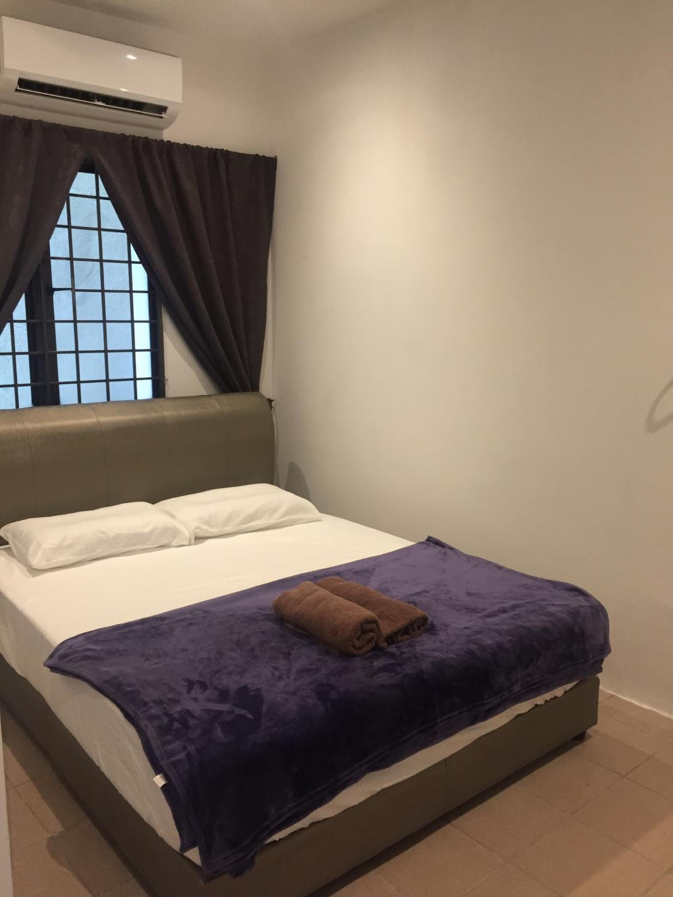 Double or Twin Room with Private Bathroom photo 3