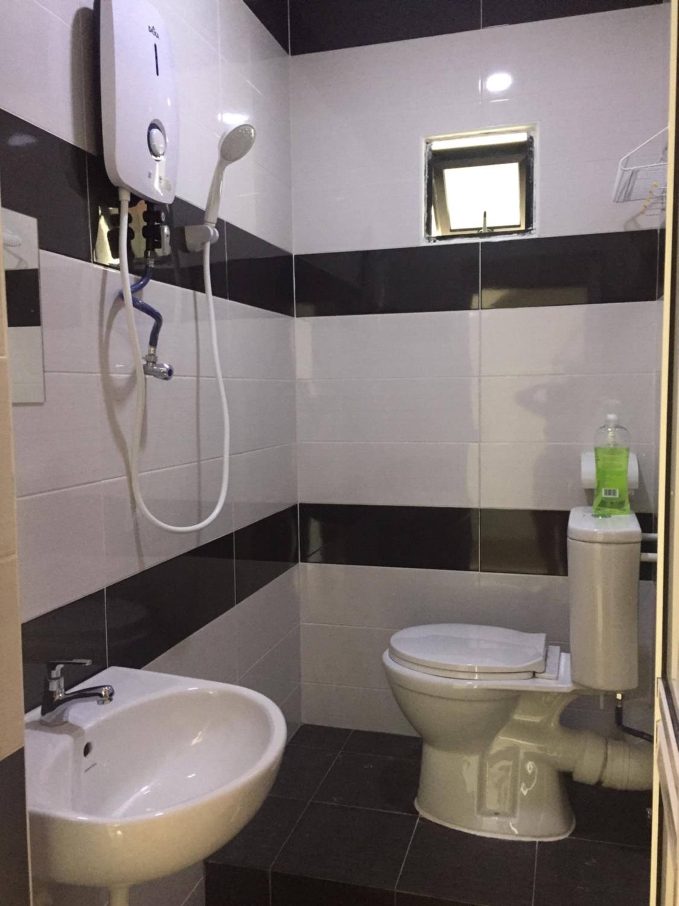 Double or Twin Room with Private Bathroom photo 3