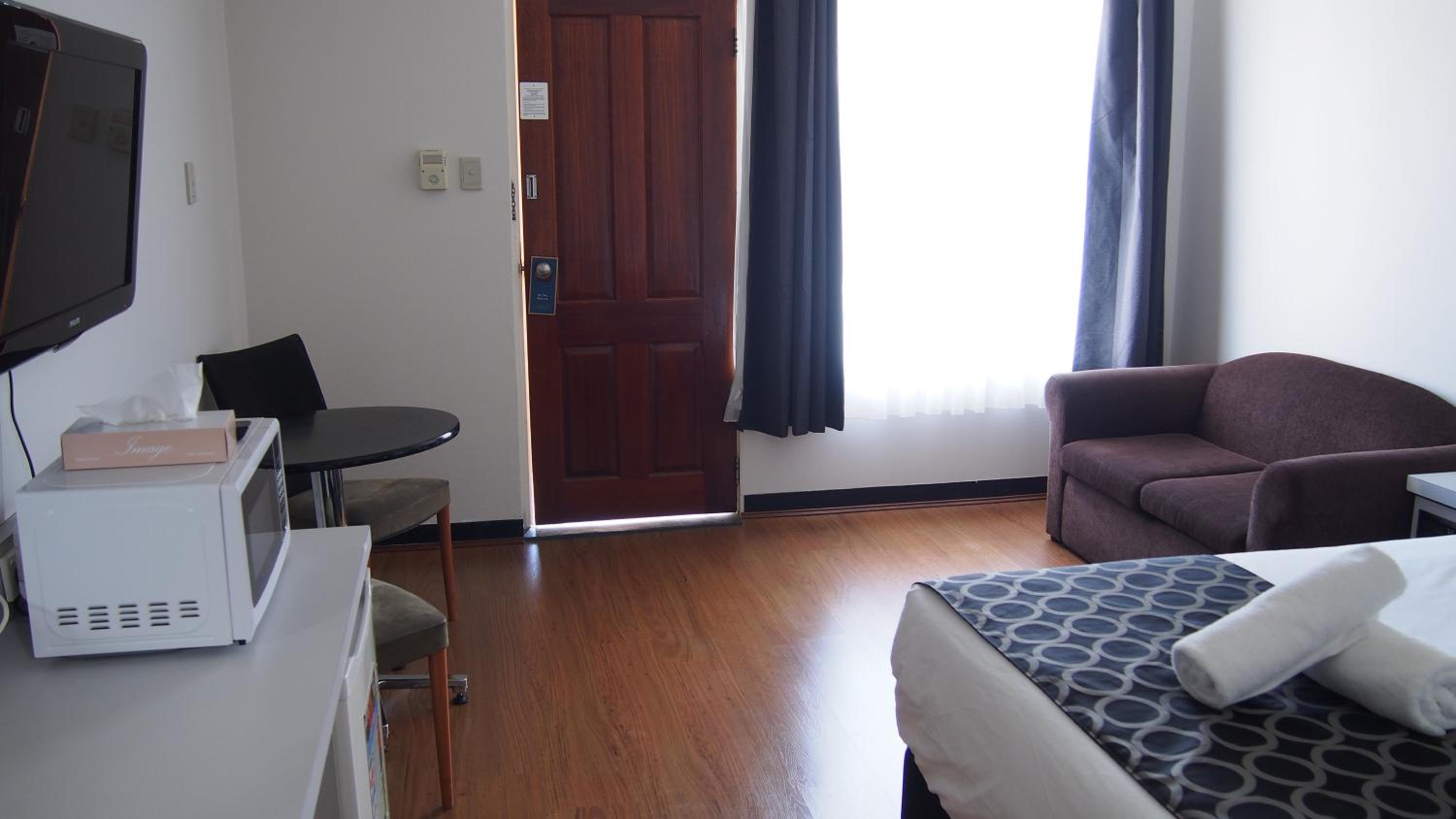 Deluxe King Room photo 2