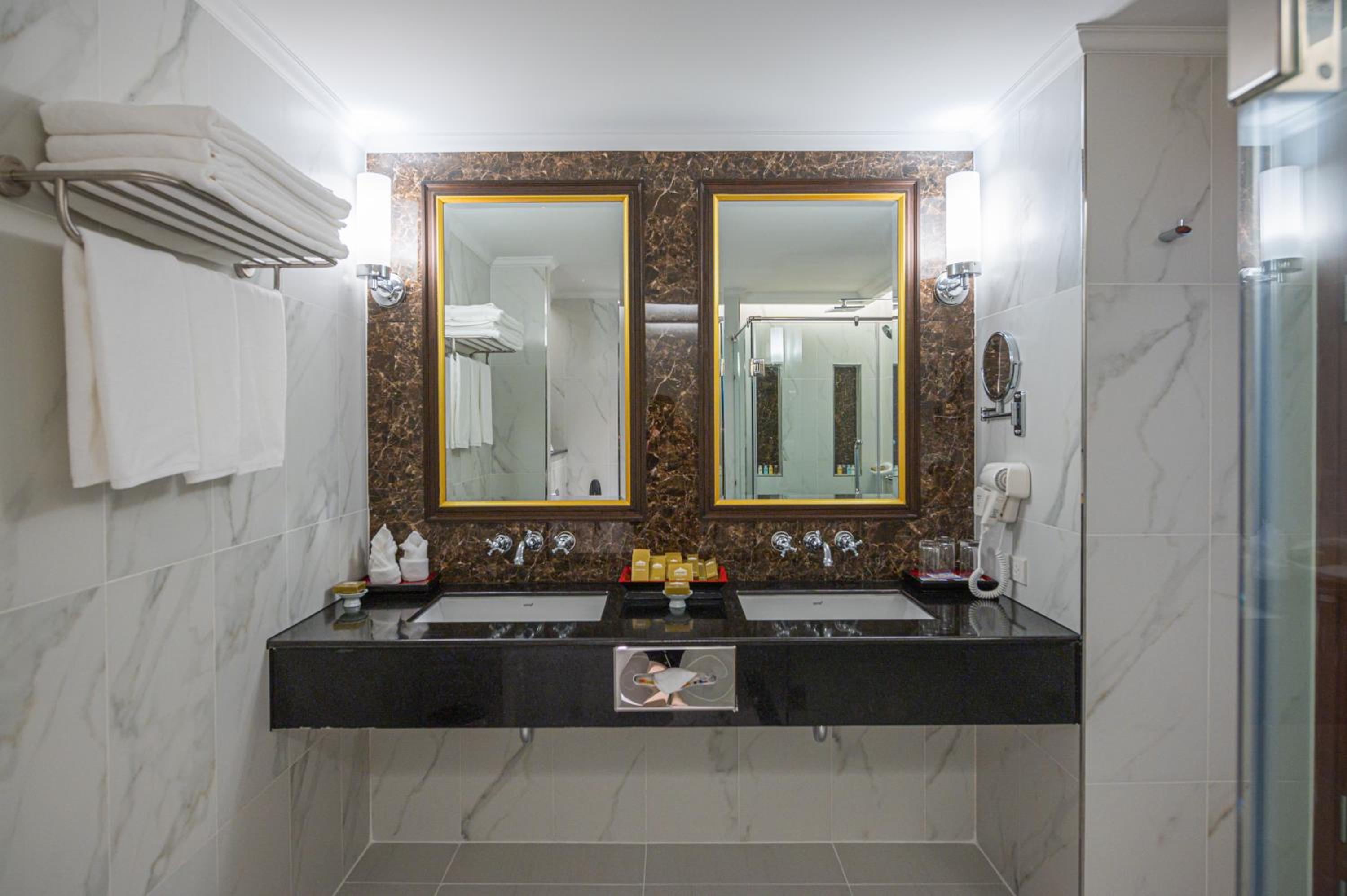 Premier Deluxe Room - Photo 6