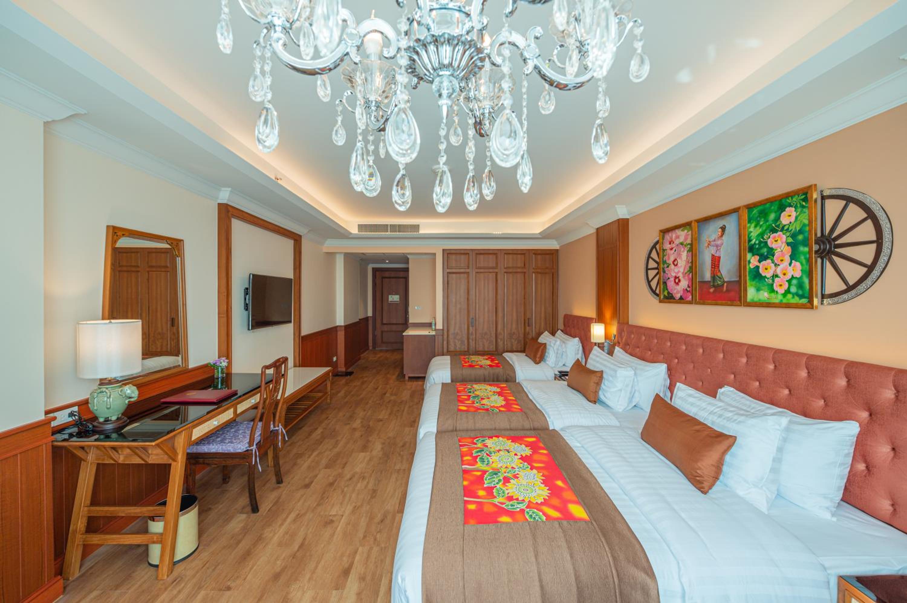 Premier Deluxe Room - Photo 13