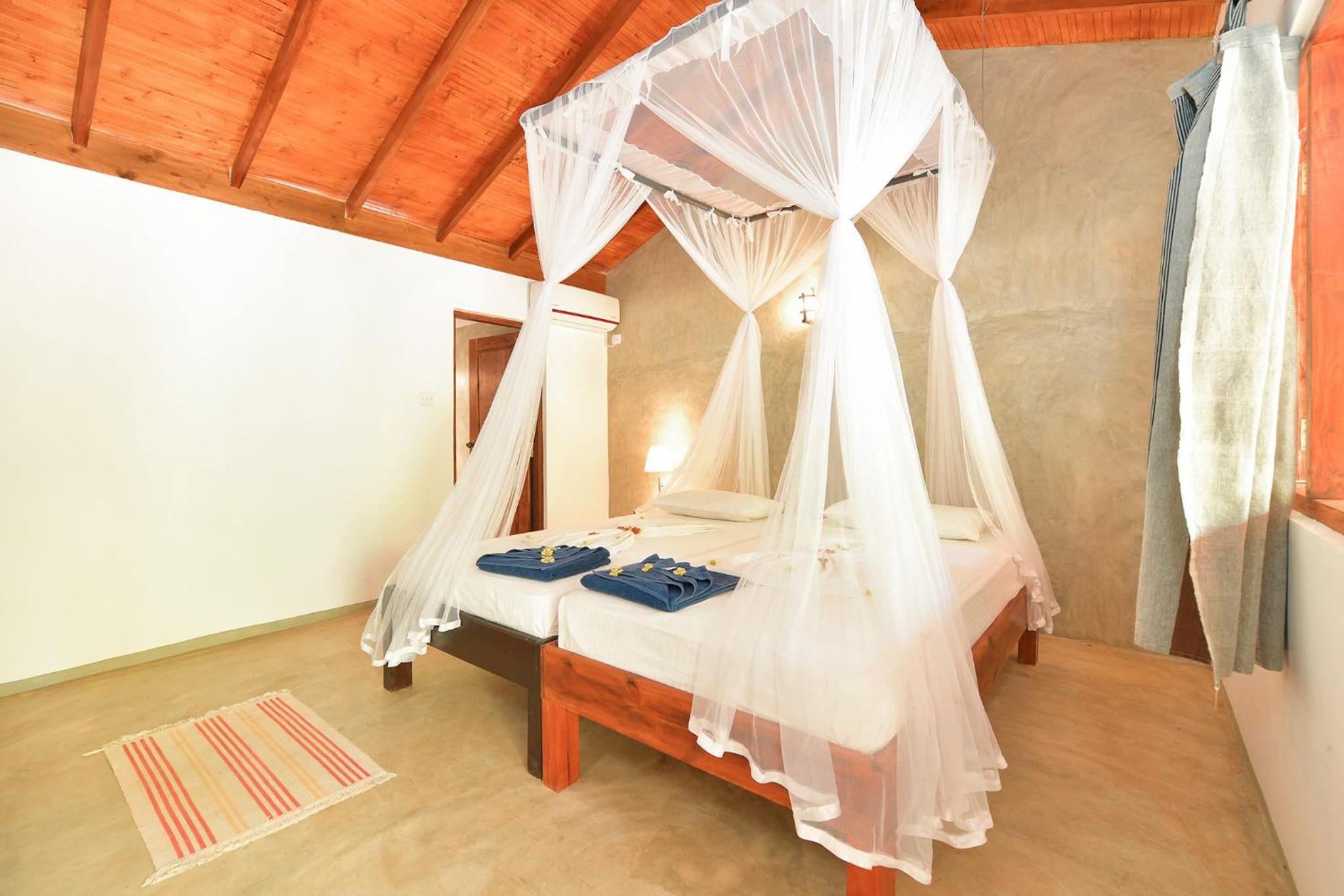 Double or Twin Room with Private Bathroom photo 3