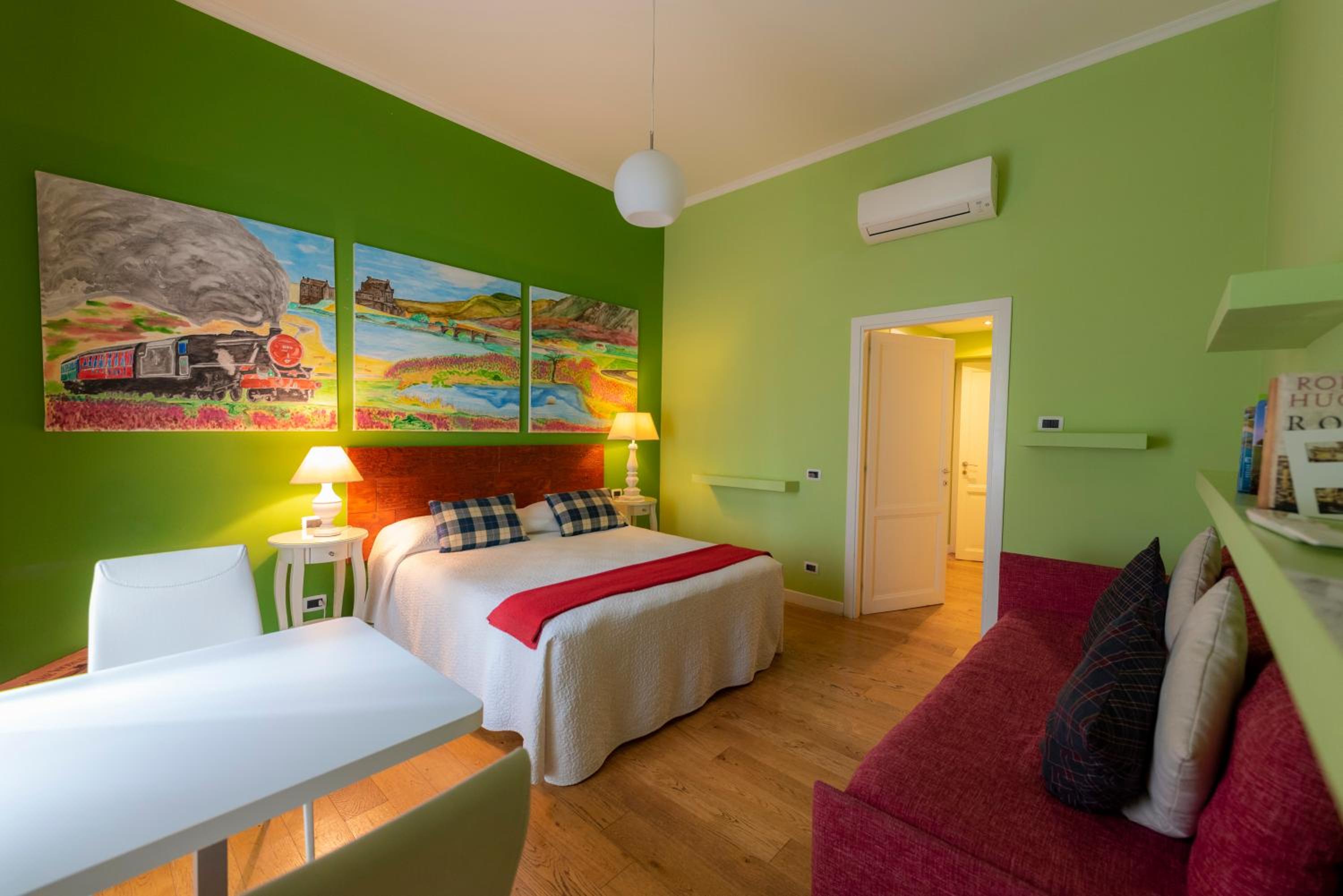 Classic Quadruple Room photo 2