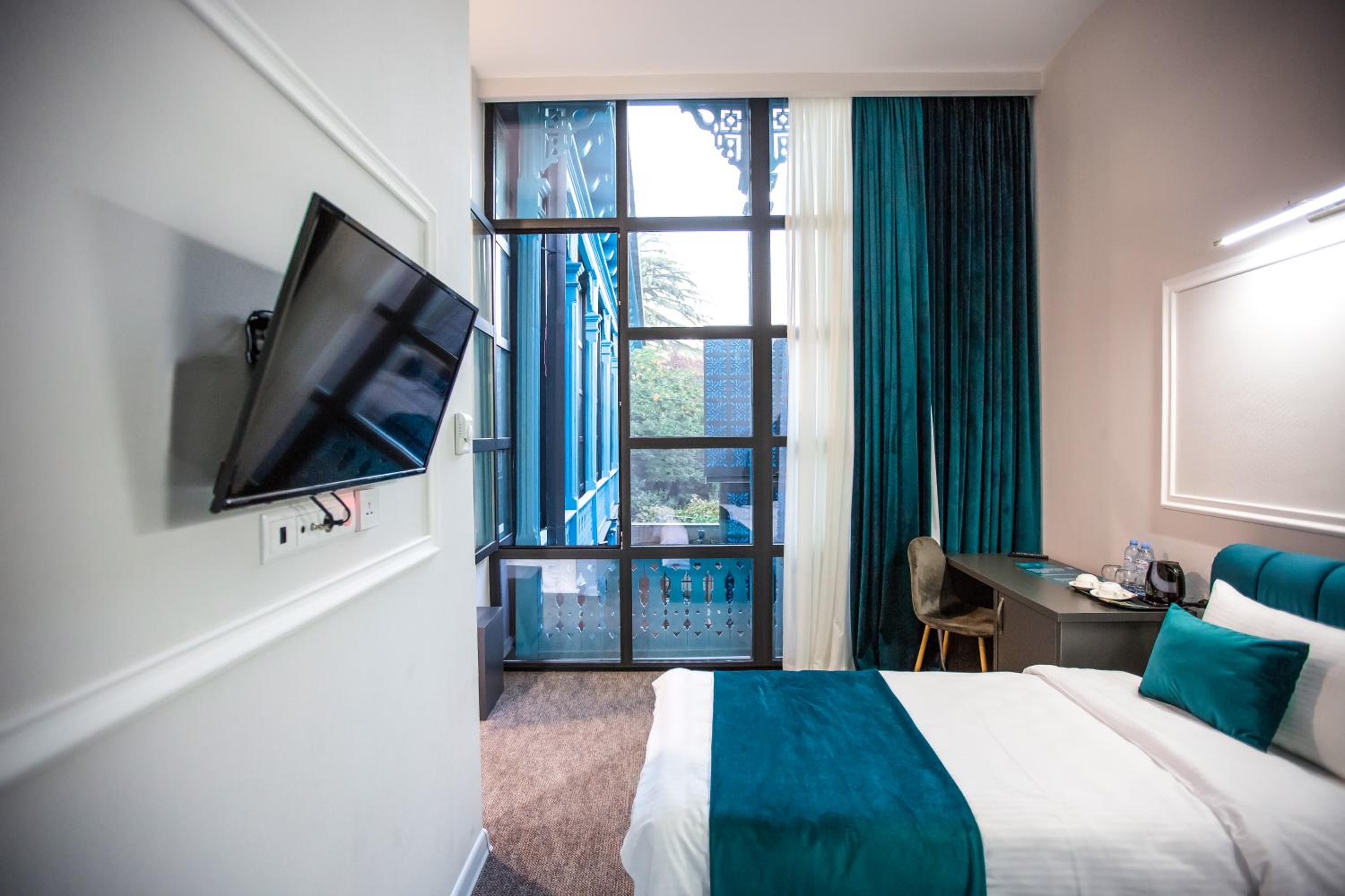 Standard Double Room - Photo 8