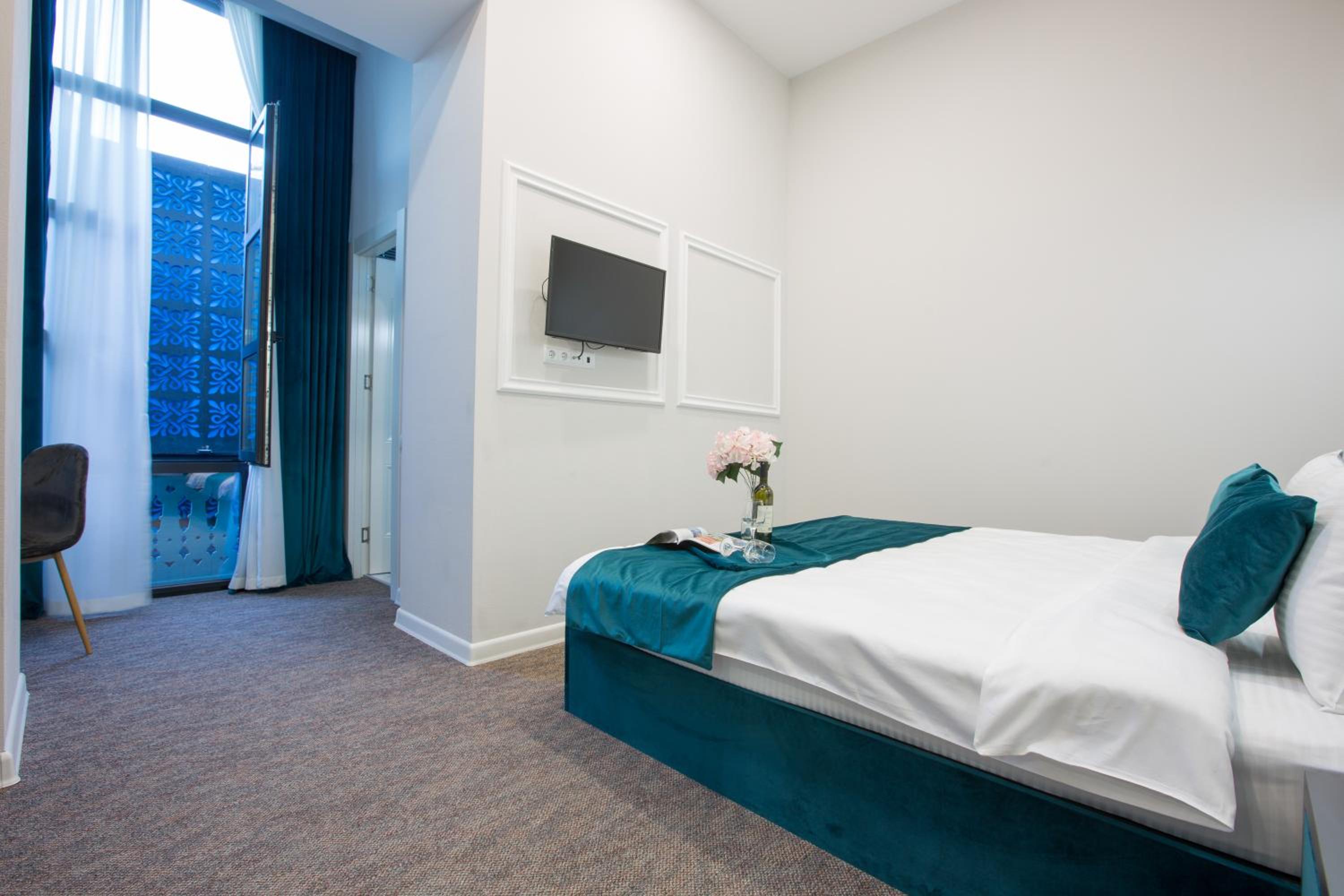 Standard Double Room - Photo 9
