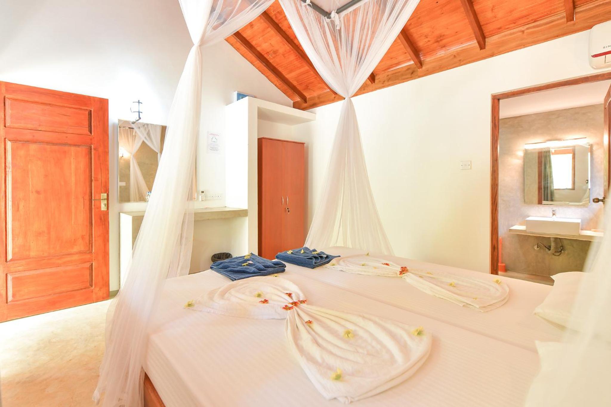 Double or Twin Room with Private Bathroom photo 2