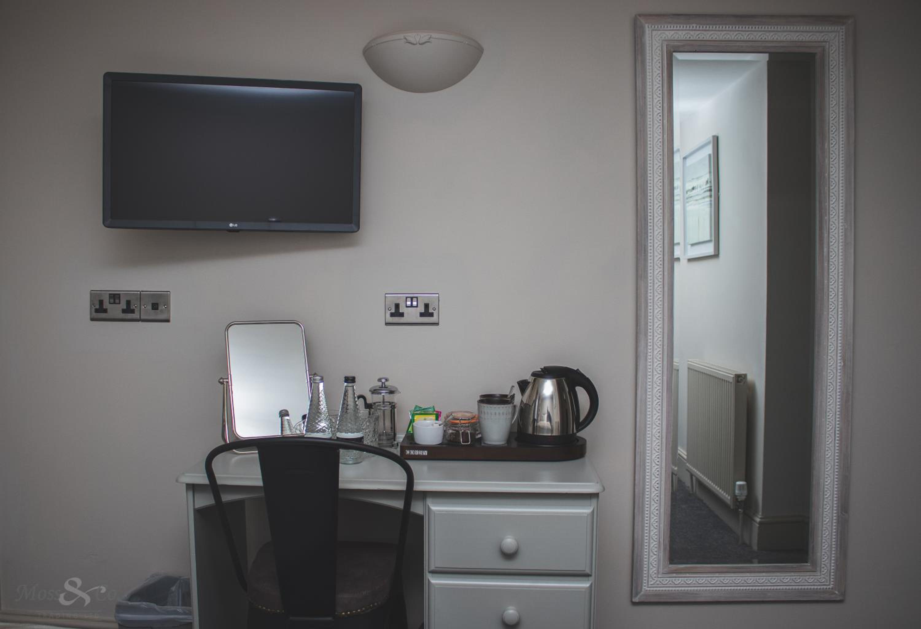 Double Room with Private Bathroom photo 2