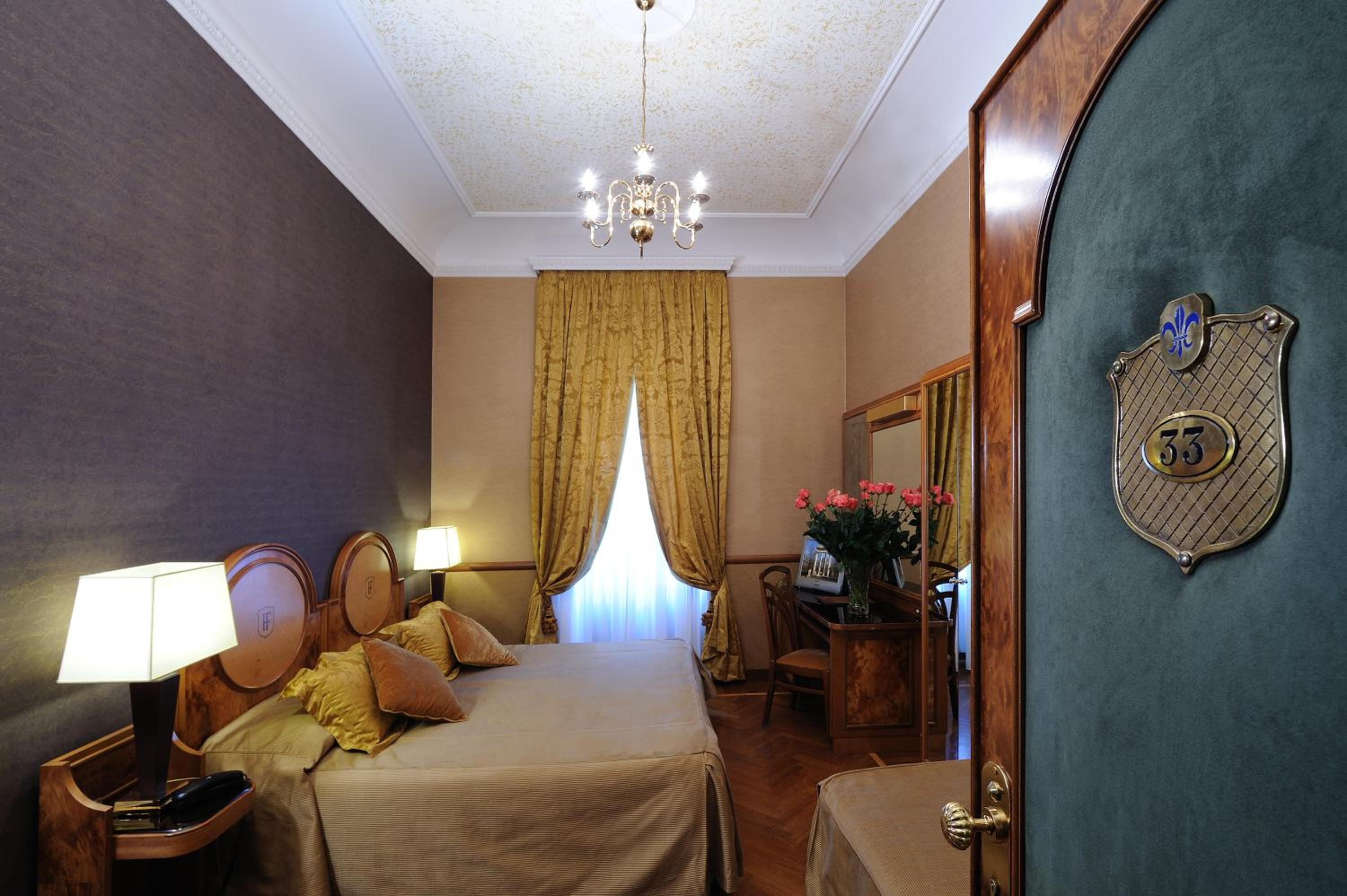 Family Room (2 Adults + 2 Children)