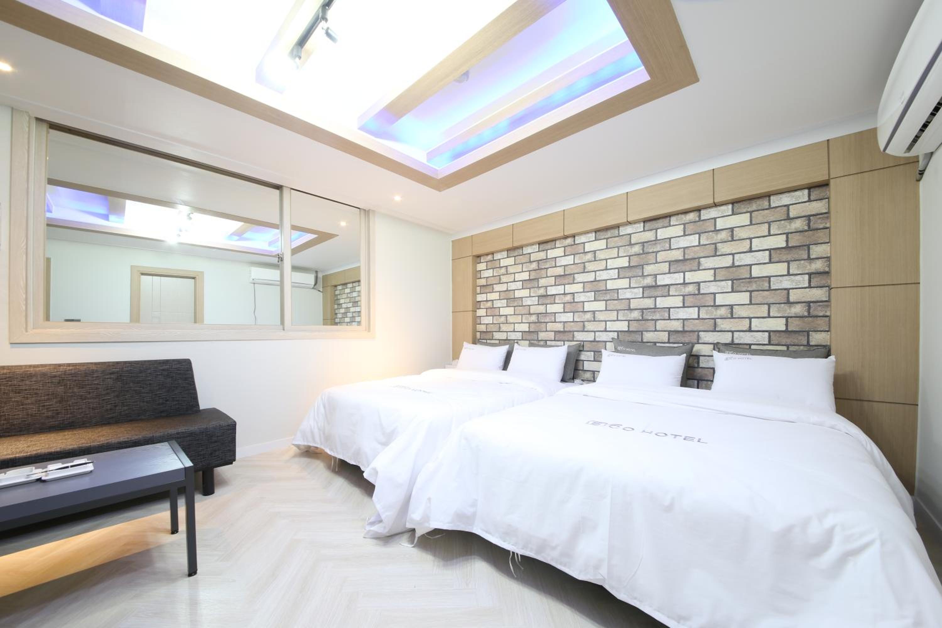 Twin Room - Photo 5