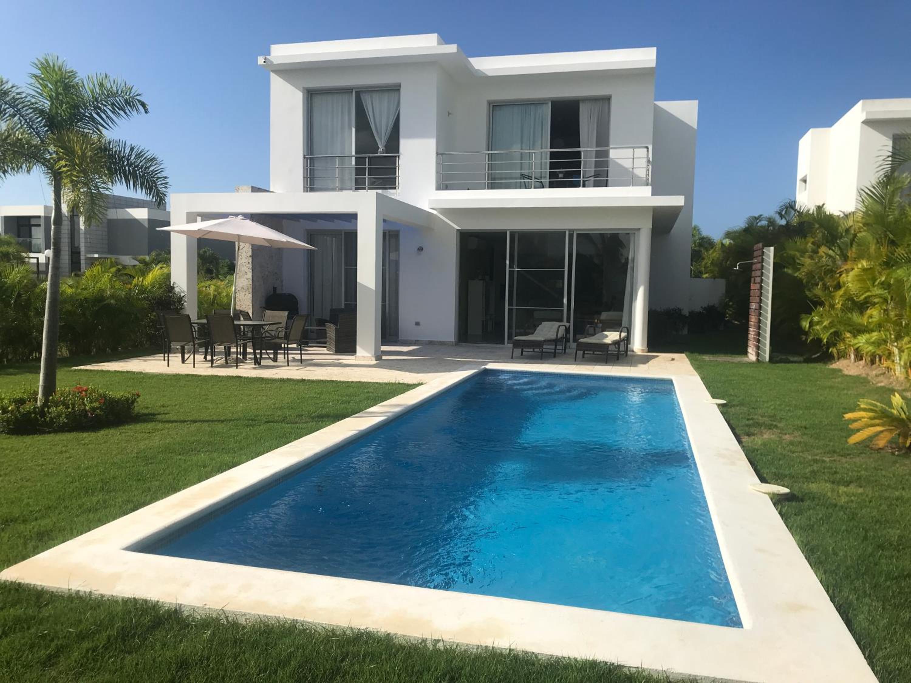 Villa photo 1