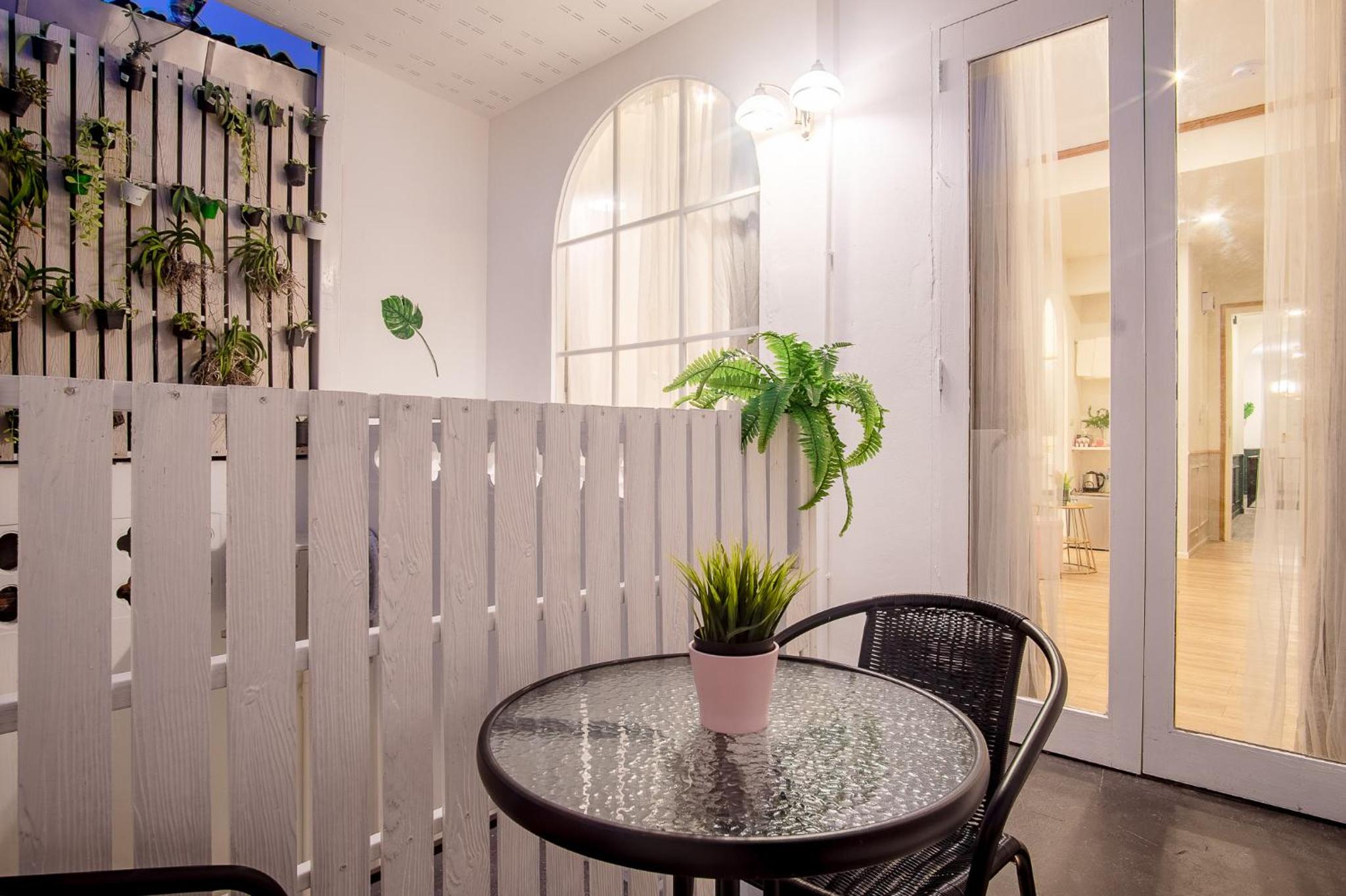 Suite with Balcony - Photo 7