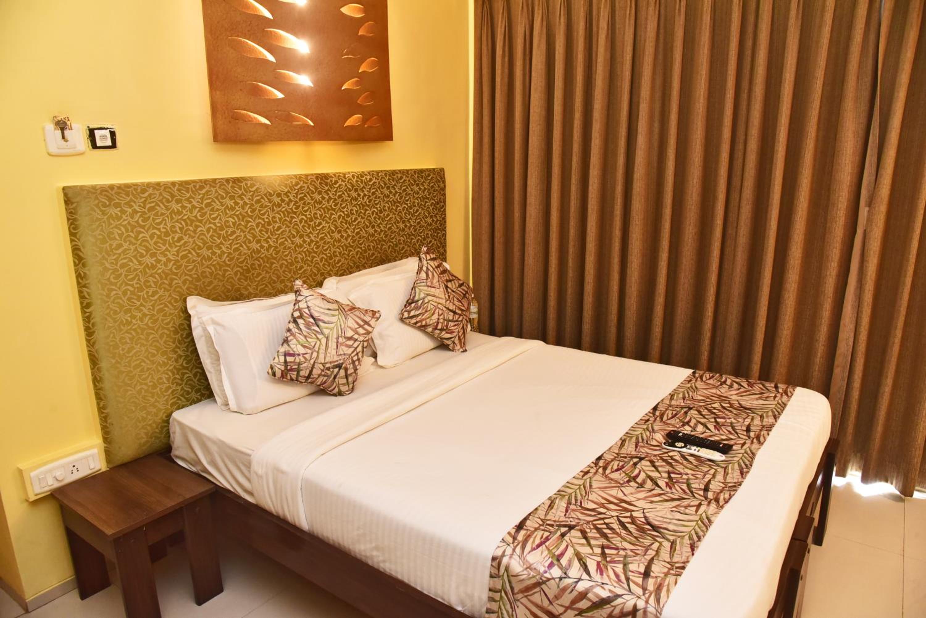 Deluxe Room - Photo 7